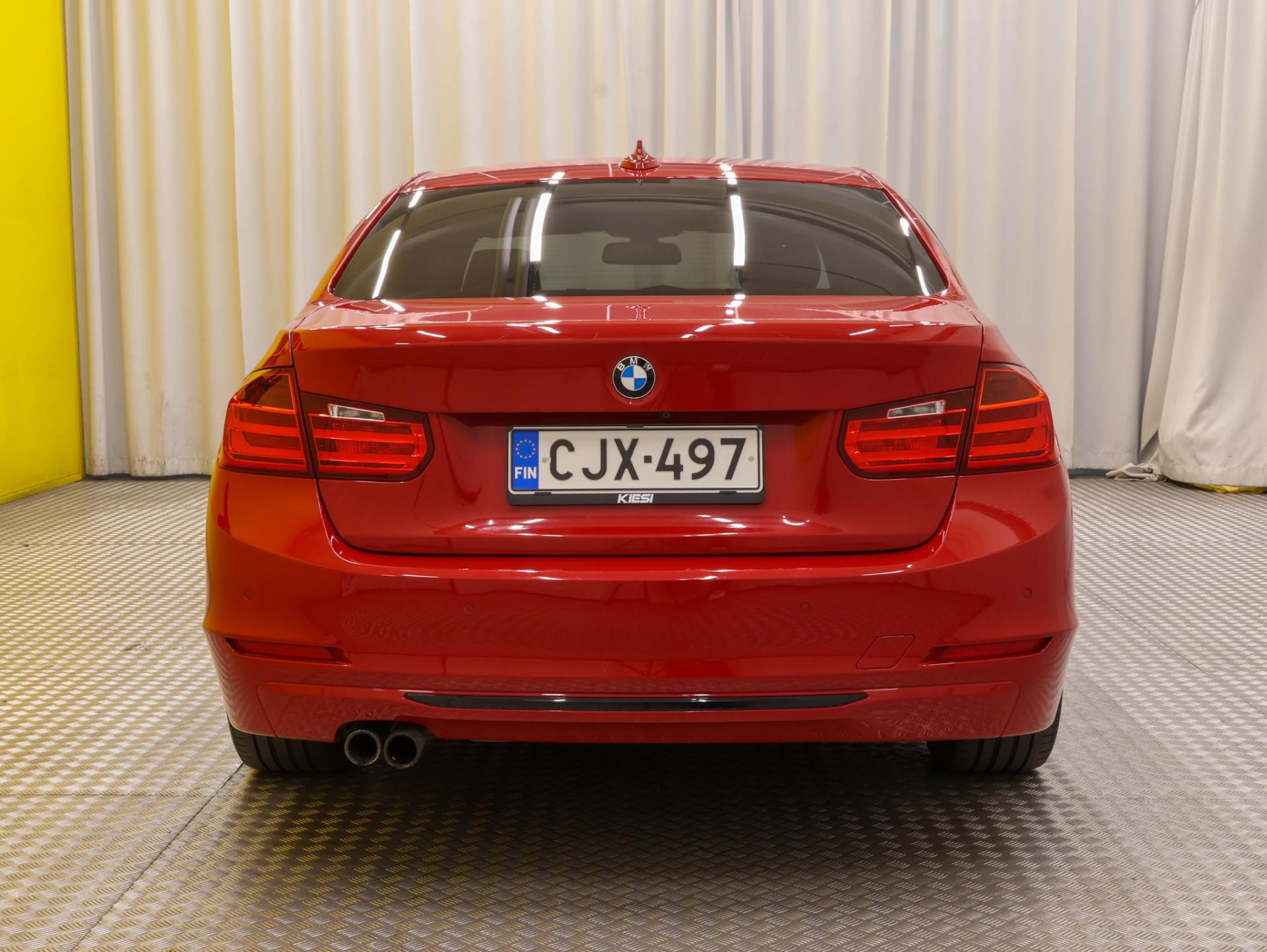 Näytä kaikki kuvat: 2015 BMW 328