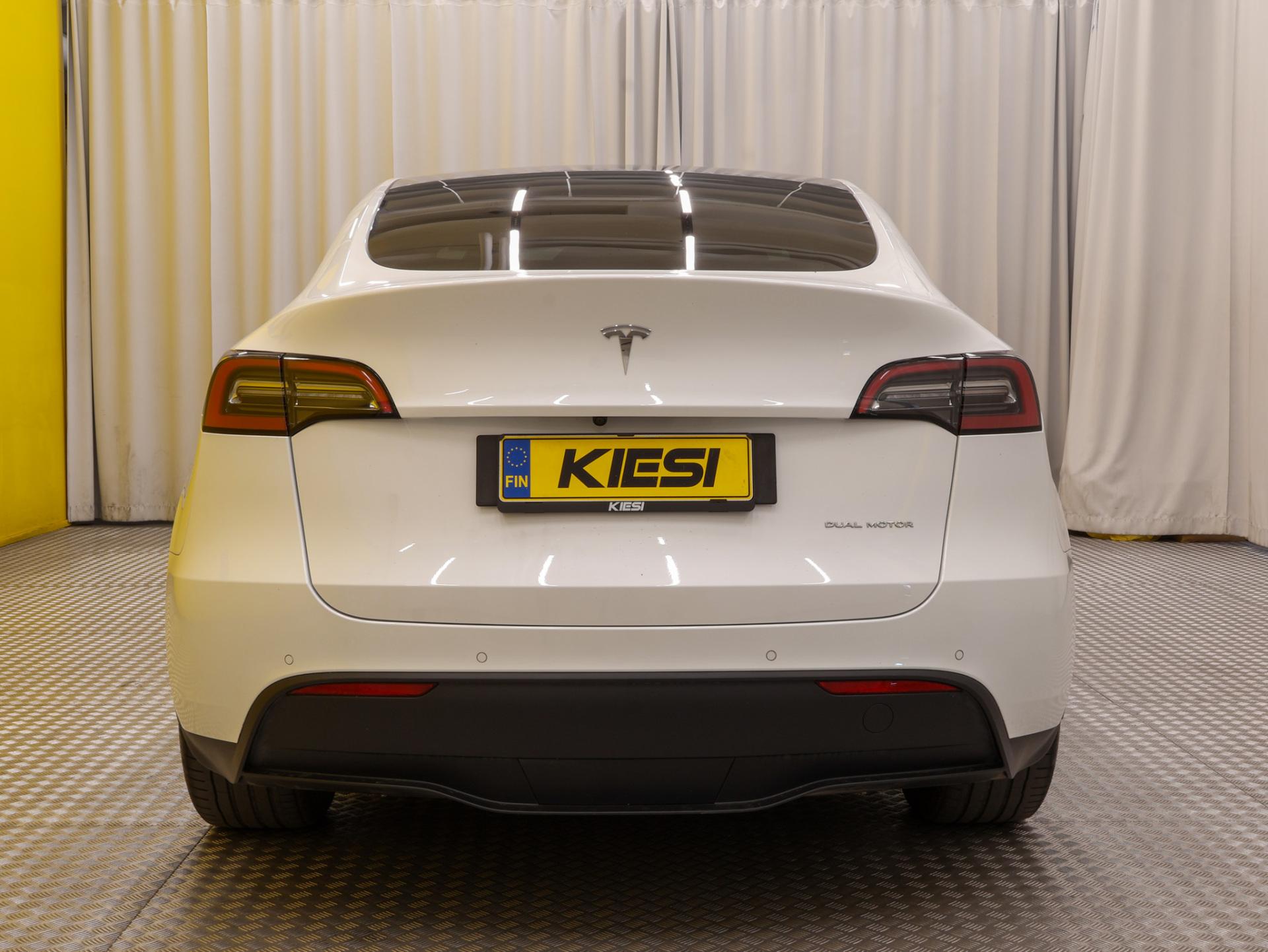 Näytä kaikki kuvat: 2022 Tesla Model Y