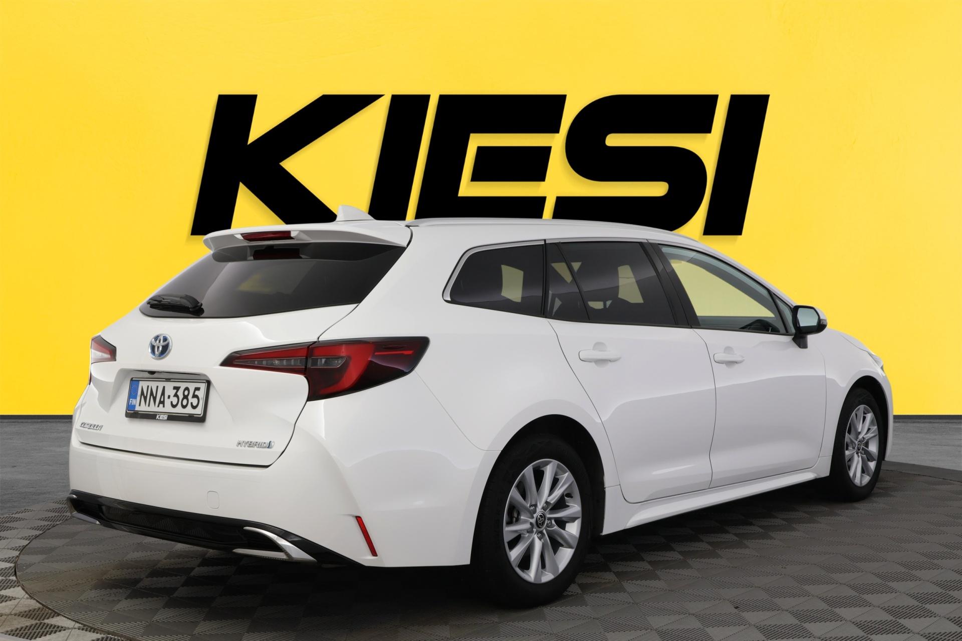 Näytä kaikki kuvat: 2023 Toyota Corolla