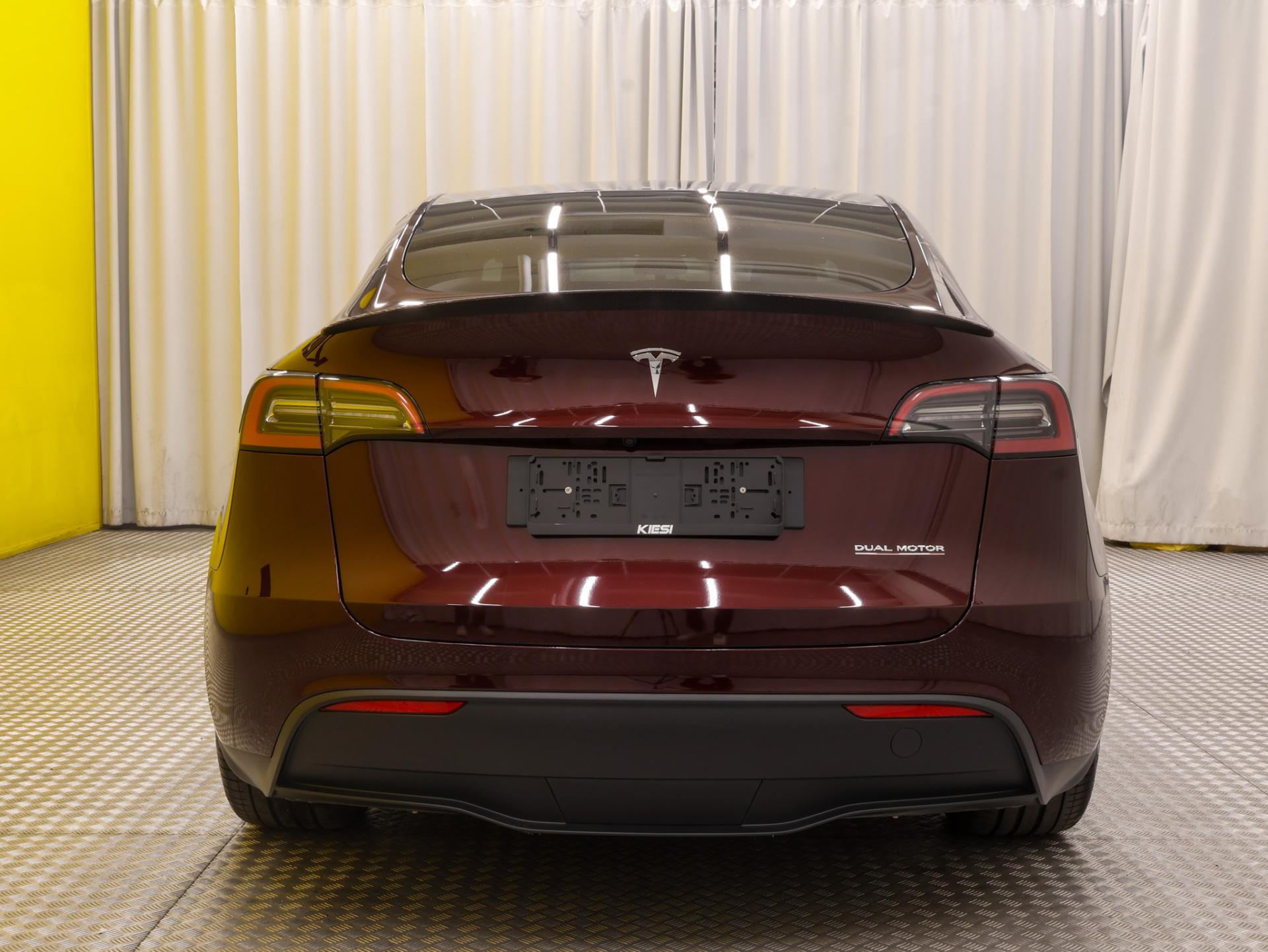 Näytä kaikki kuvat: 2023 Tesla Model Y