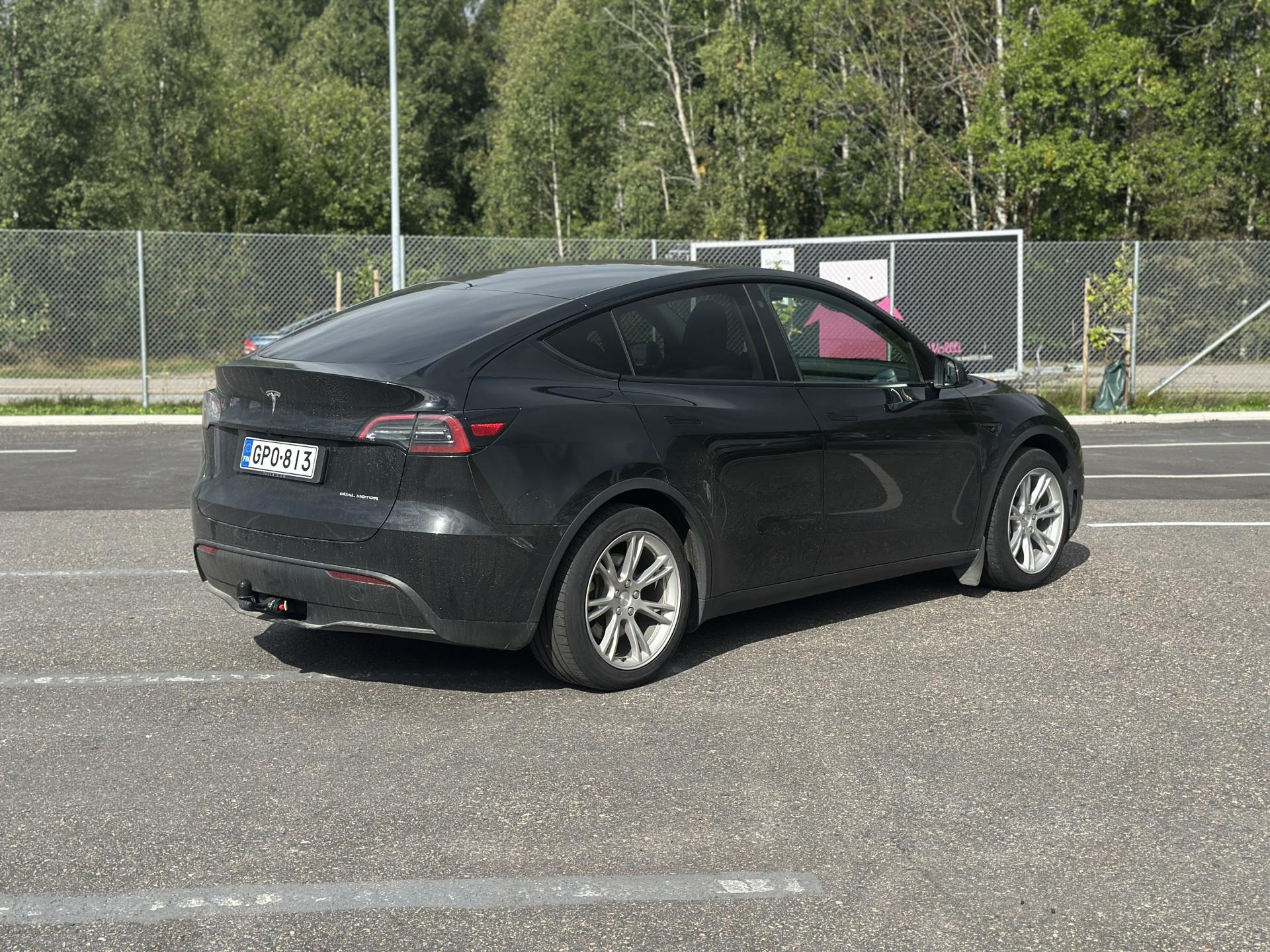 Näytä kaikki kuvat: 2023 Tesla Model Y