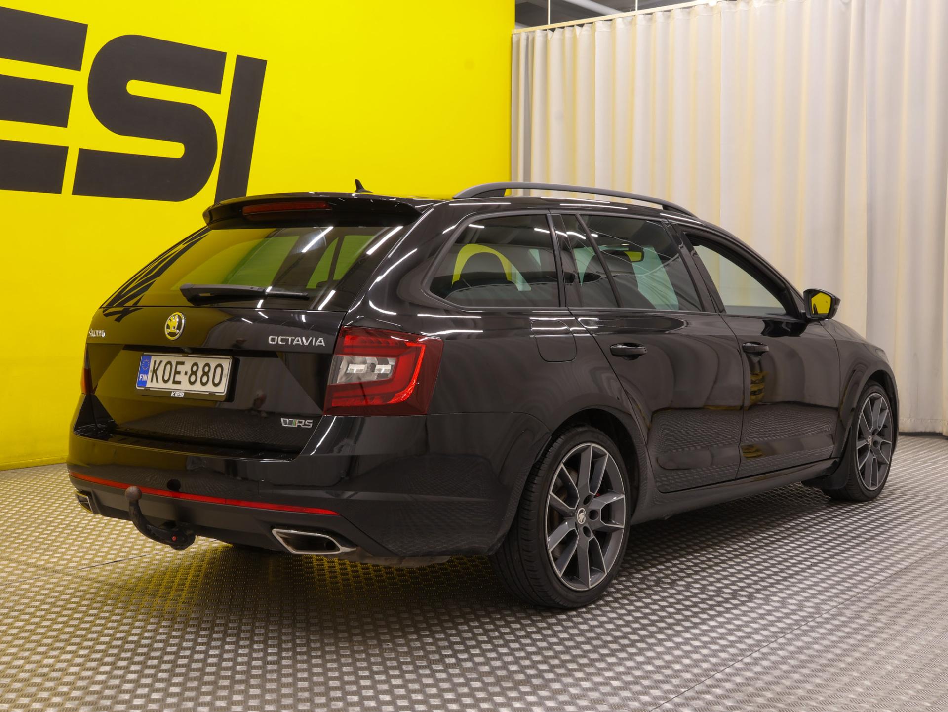 Skoda Octavia 2019, photo 2/37