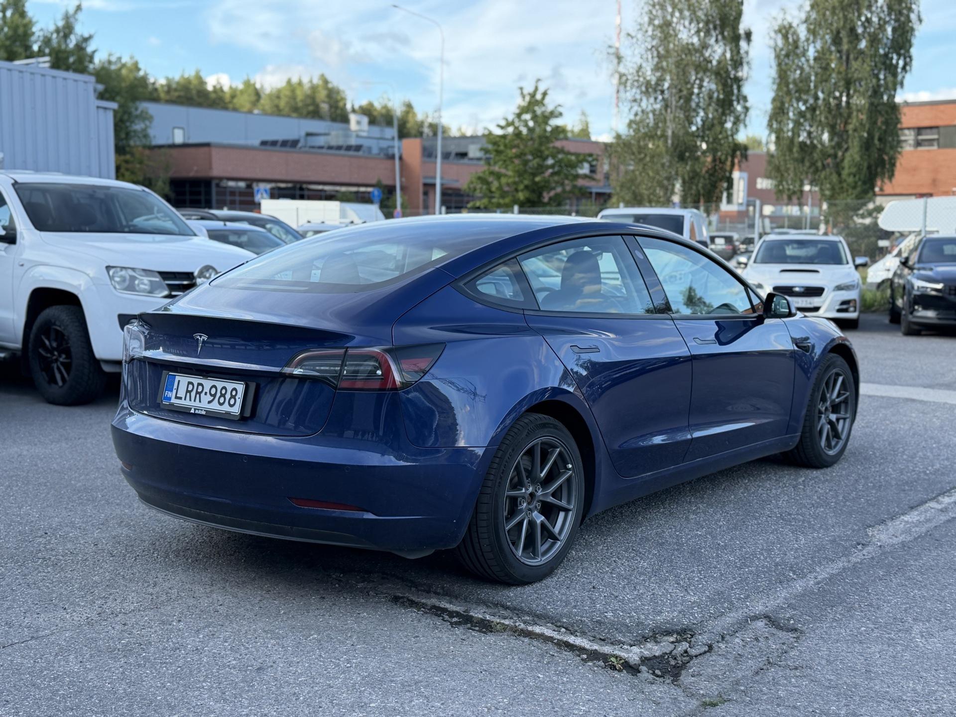 Näytä kaikki kuvat: 2021 Tesla Model 3