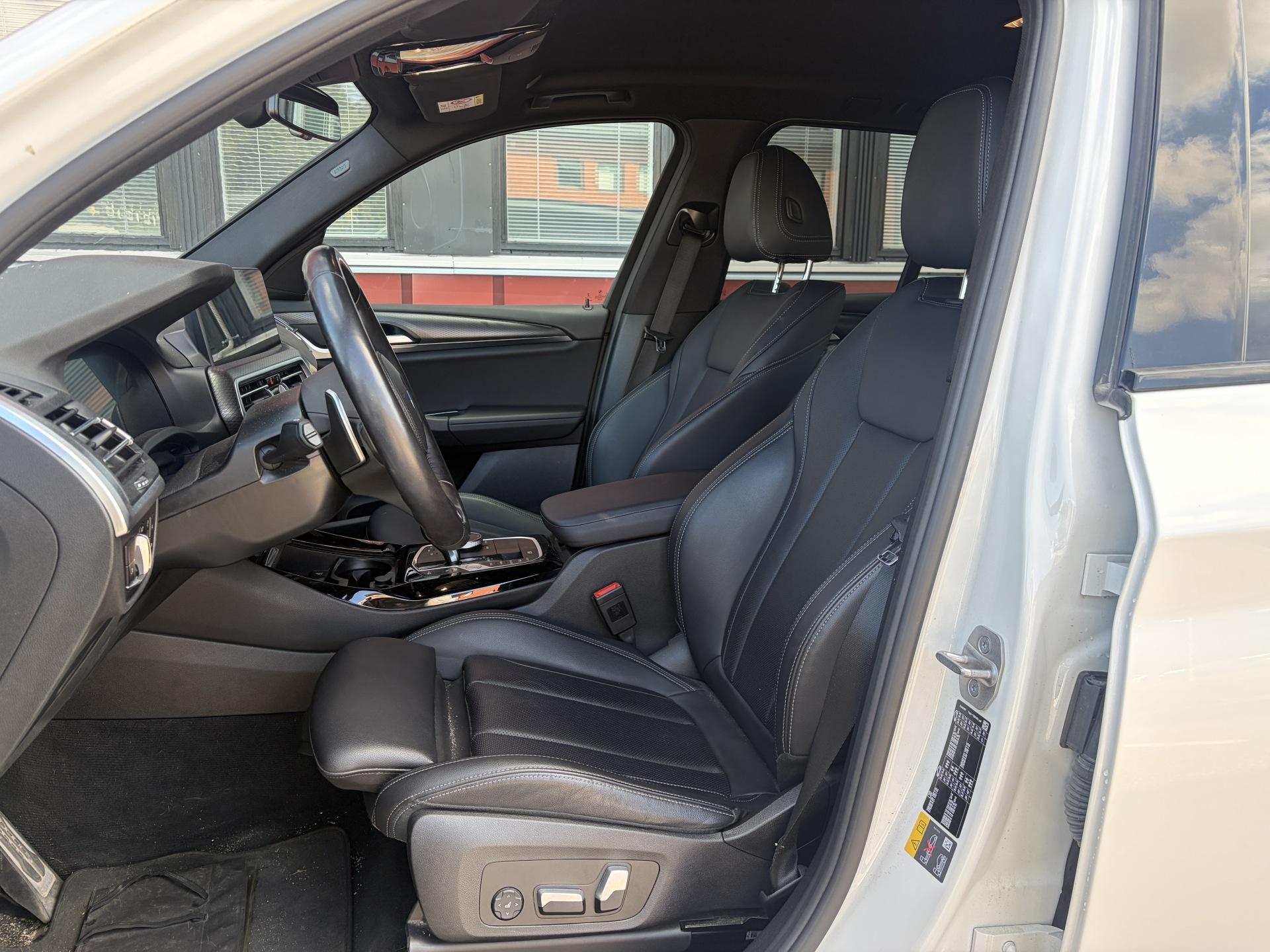 BMW X3 2022, photo 6/33