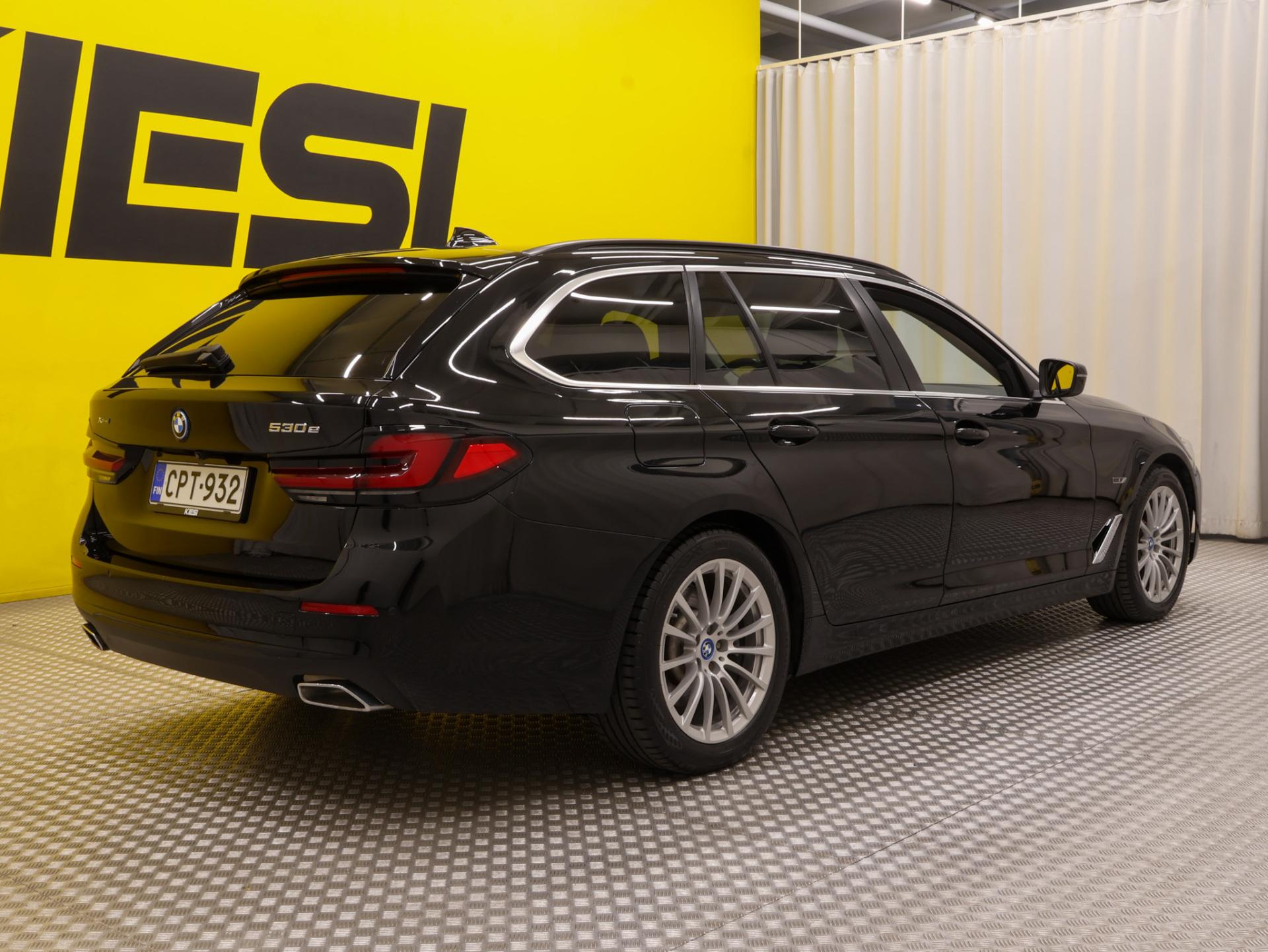BMW 530 G31 Touring xDrive LCI 2022, kuva 2/34
