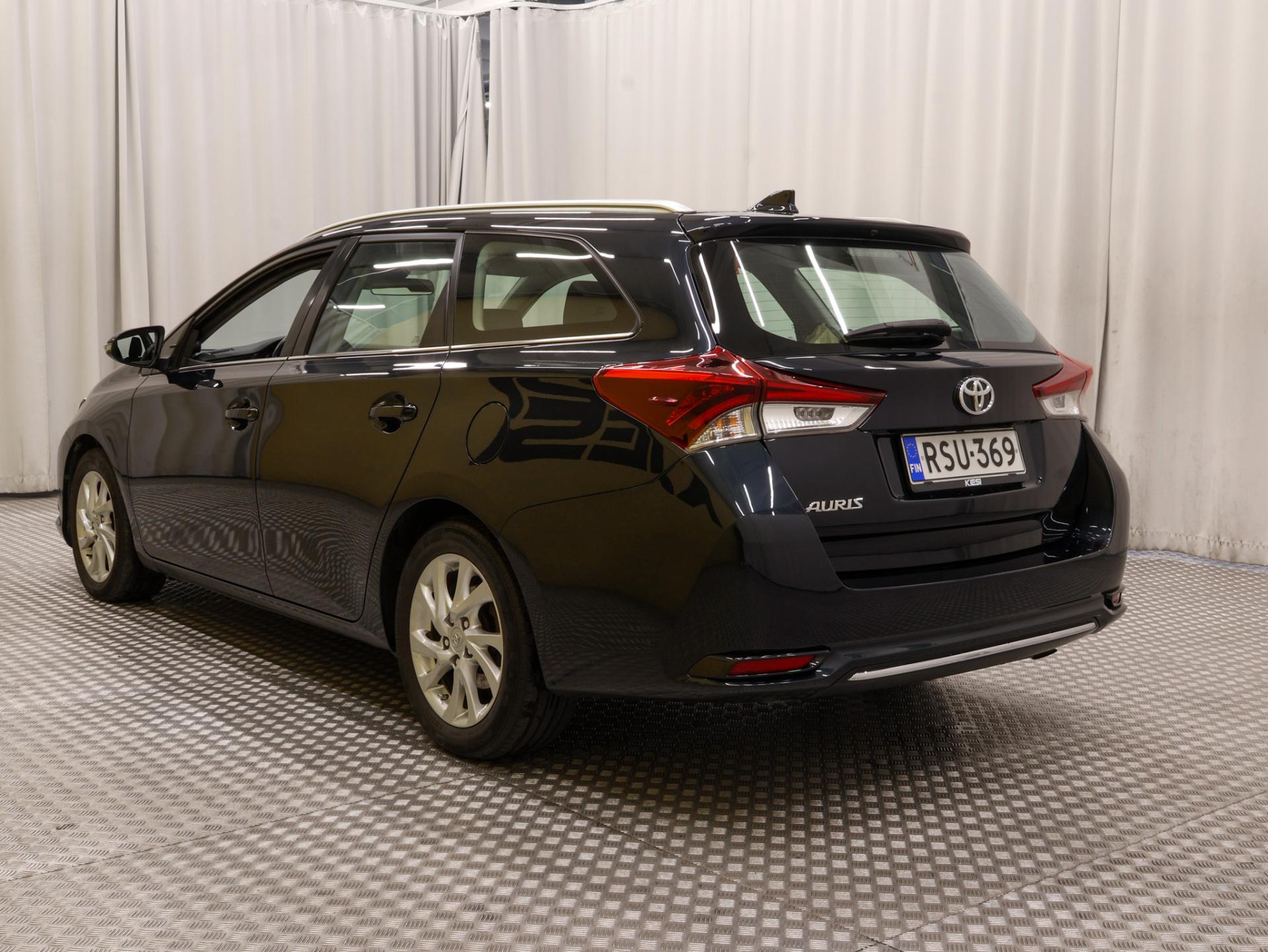 Toyota Auris 2017, photo 5/28