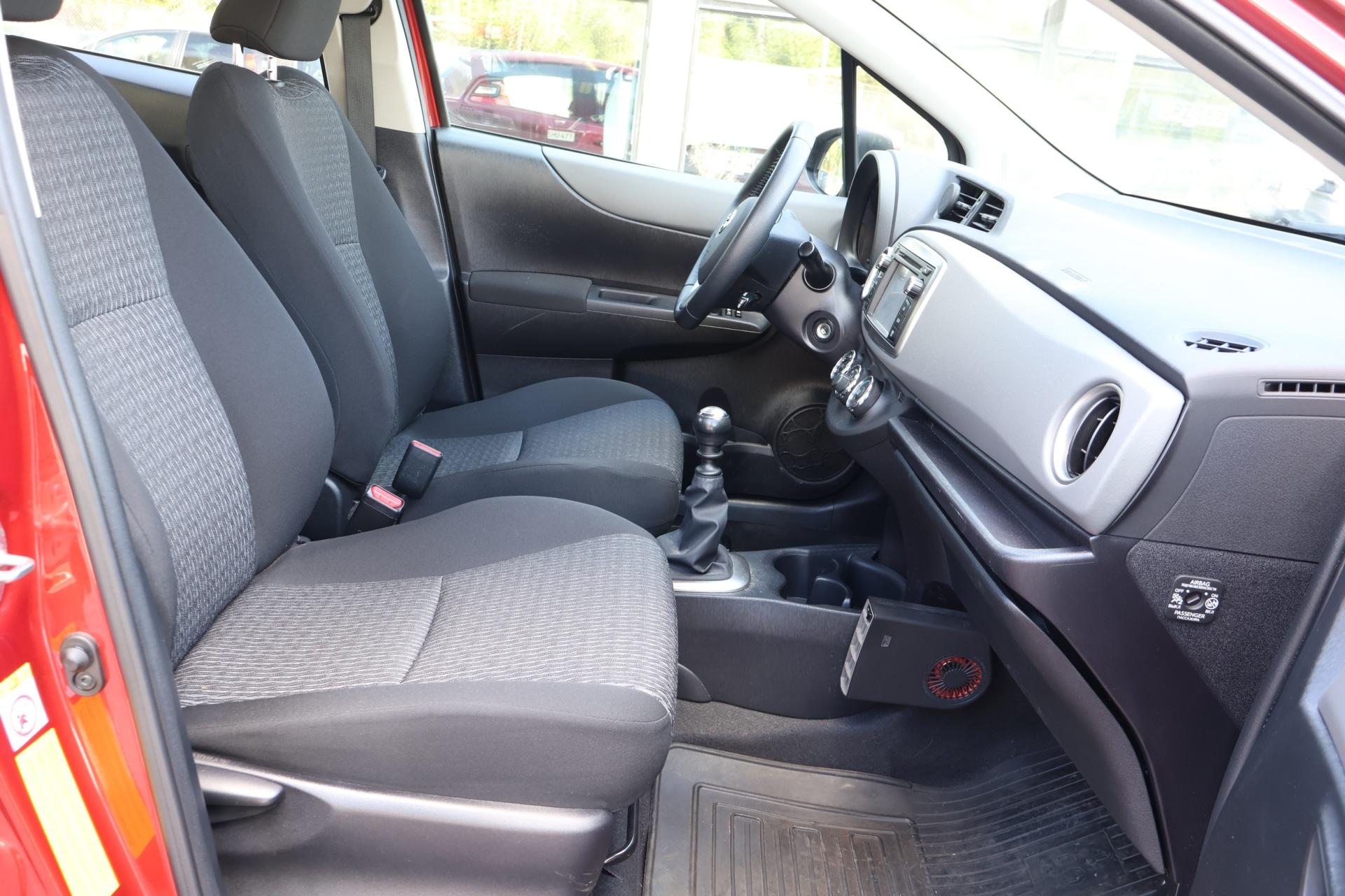 Toyota Yaris 1,33 Dual VVT-i Active 5ov 2014, kuva 7/26