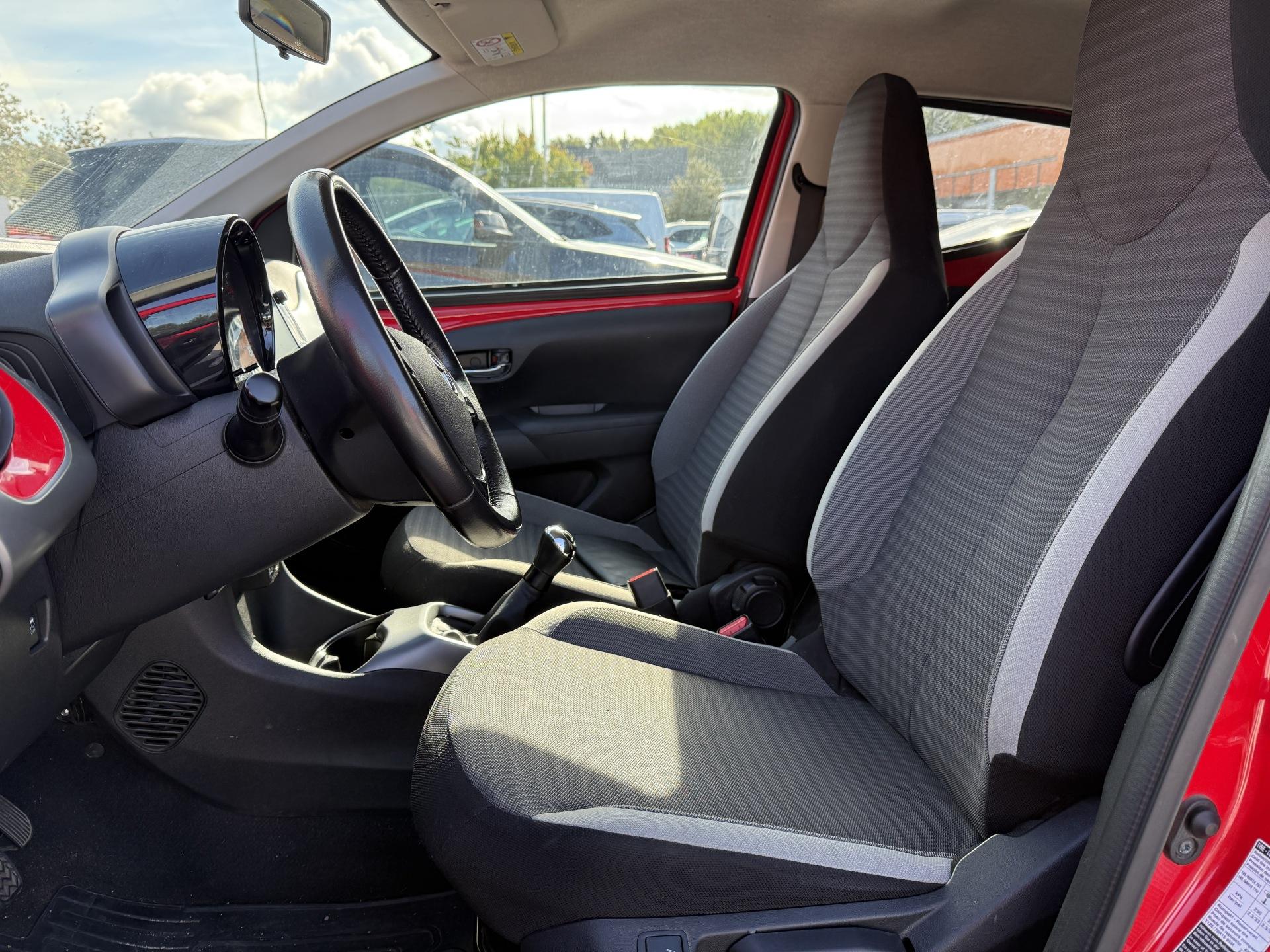 Toyota Aygo 1,0 VVT-i Launch Edition 5ov 2019, kuva 7/23