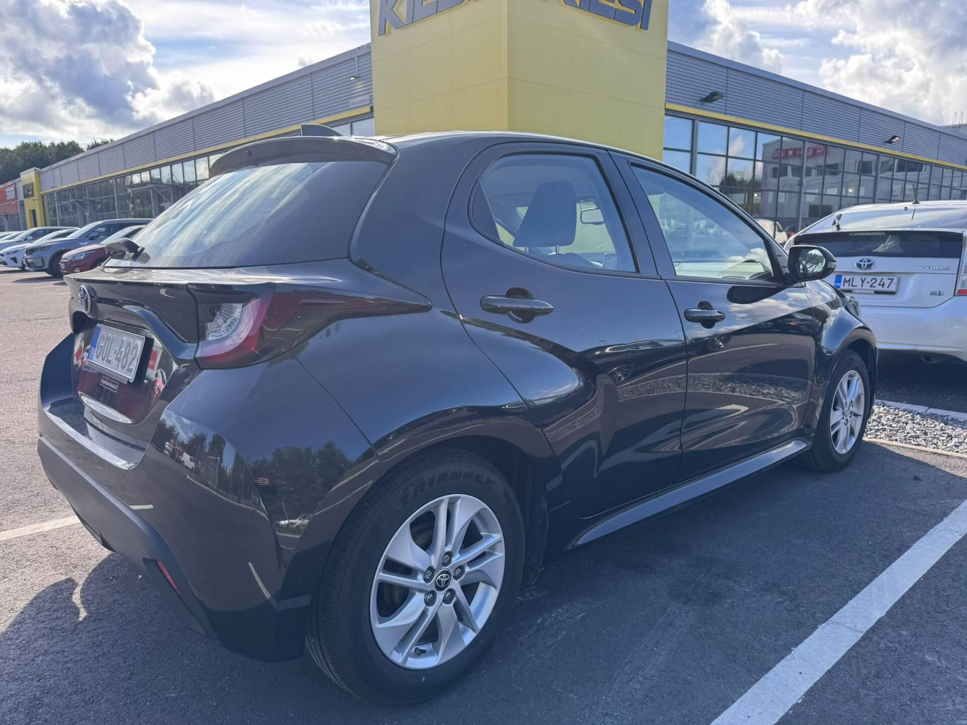Näytä kaikki kuvat: 2021 Toyota Yaris