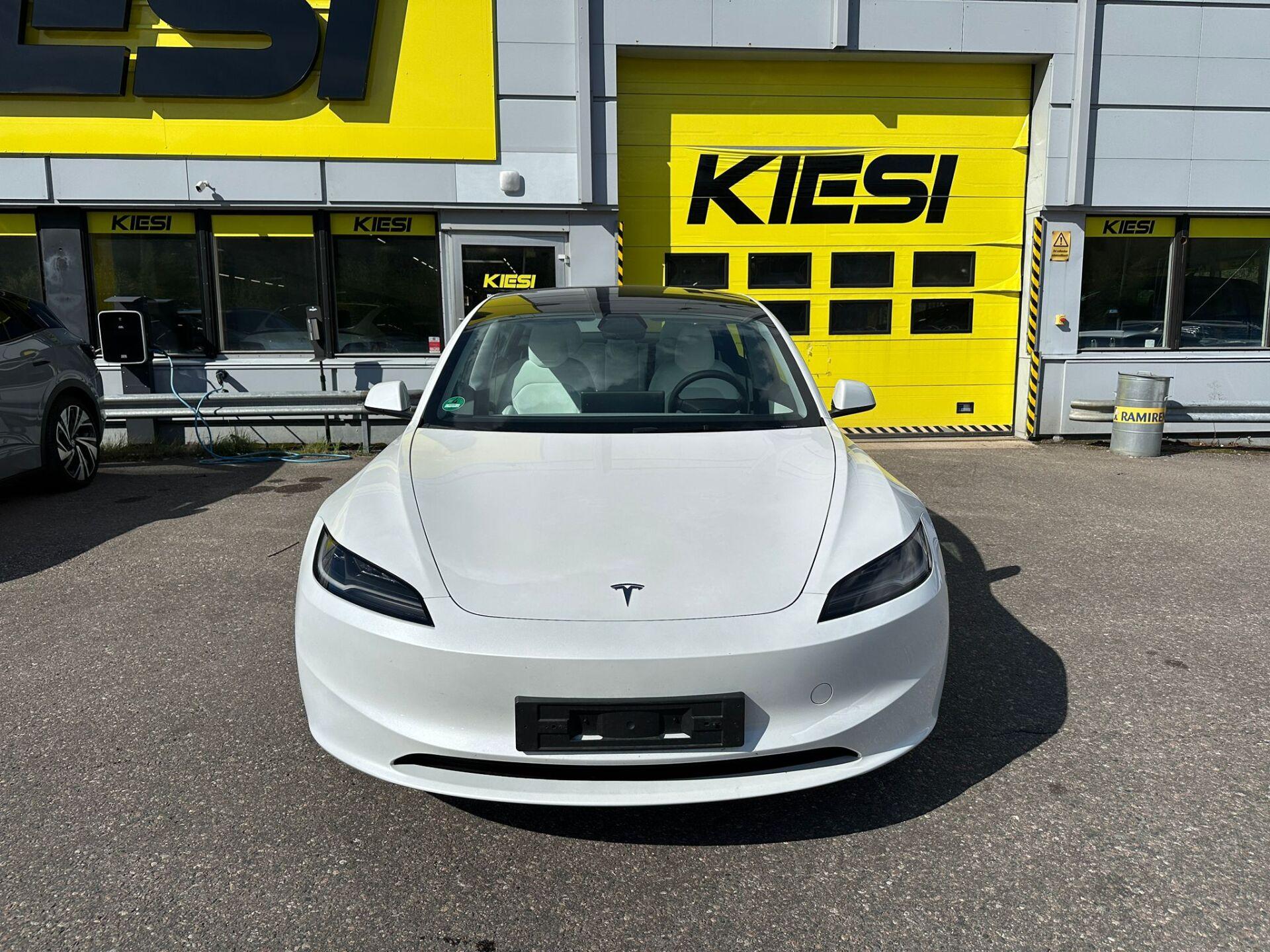 Pienoiskuva 3: 2025 Tesla Model 3