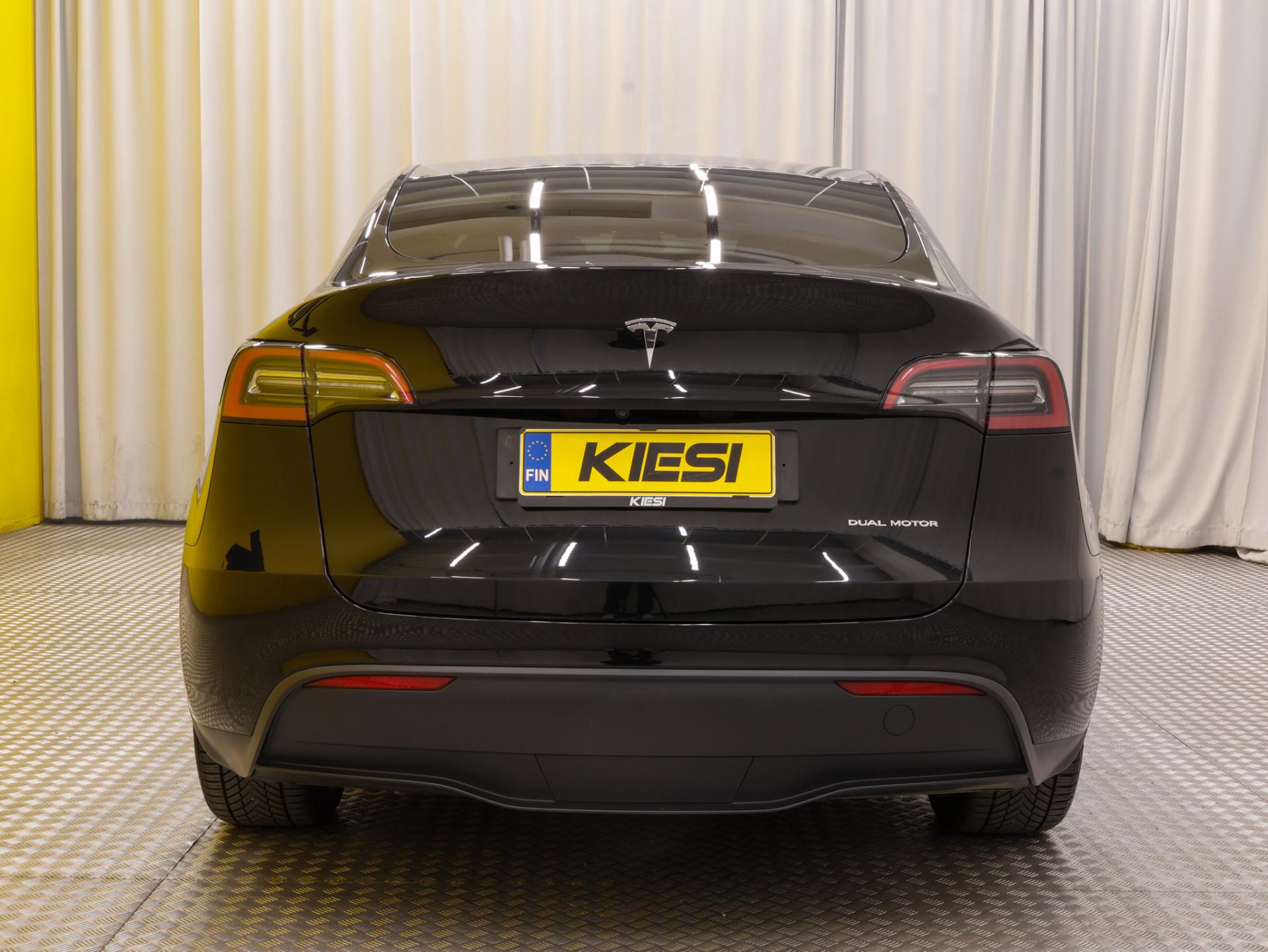 Näytä kaikki kuvat: 2024 Tesla Model Y