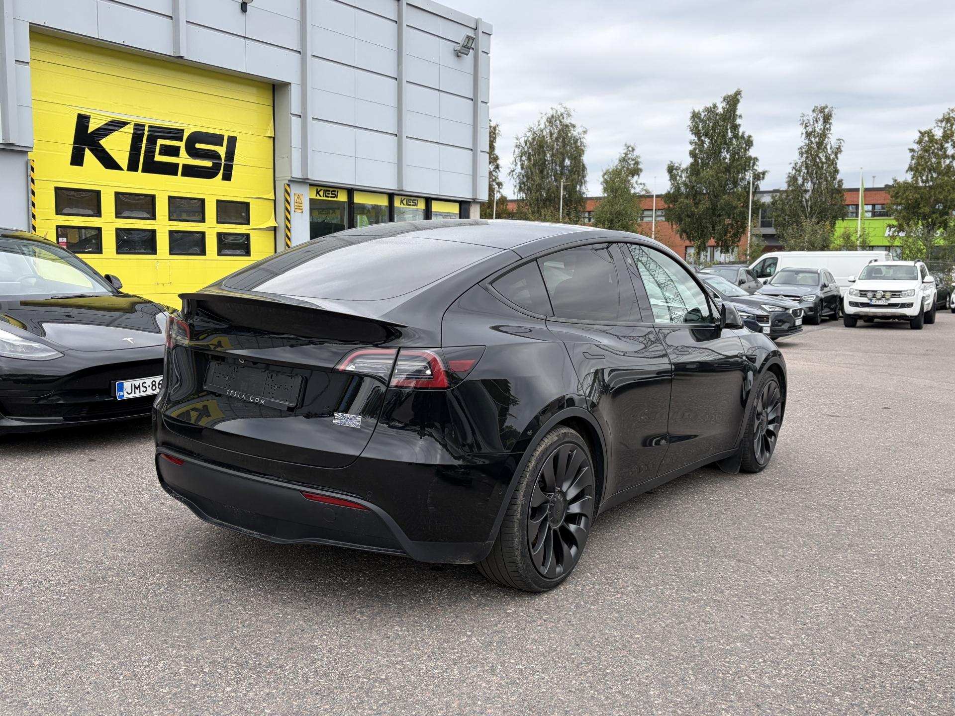 Näytä kaikki kuvat: 2022 Tesla Model Y