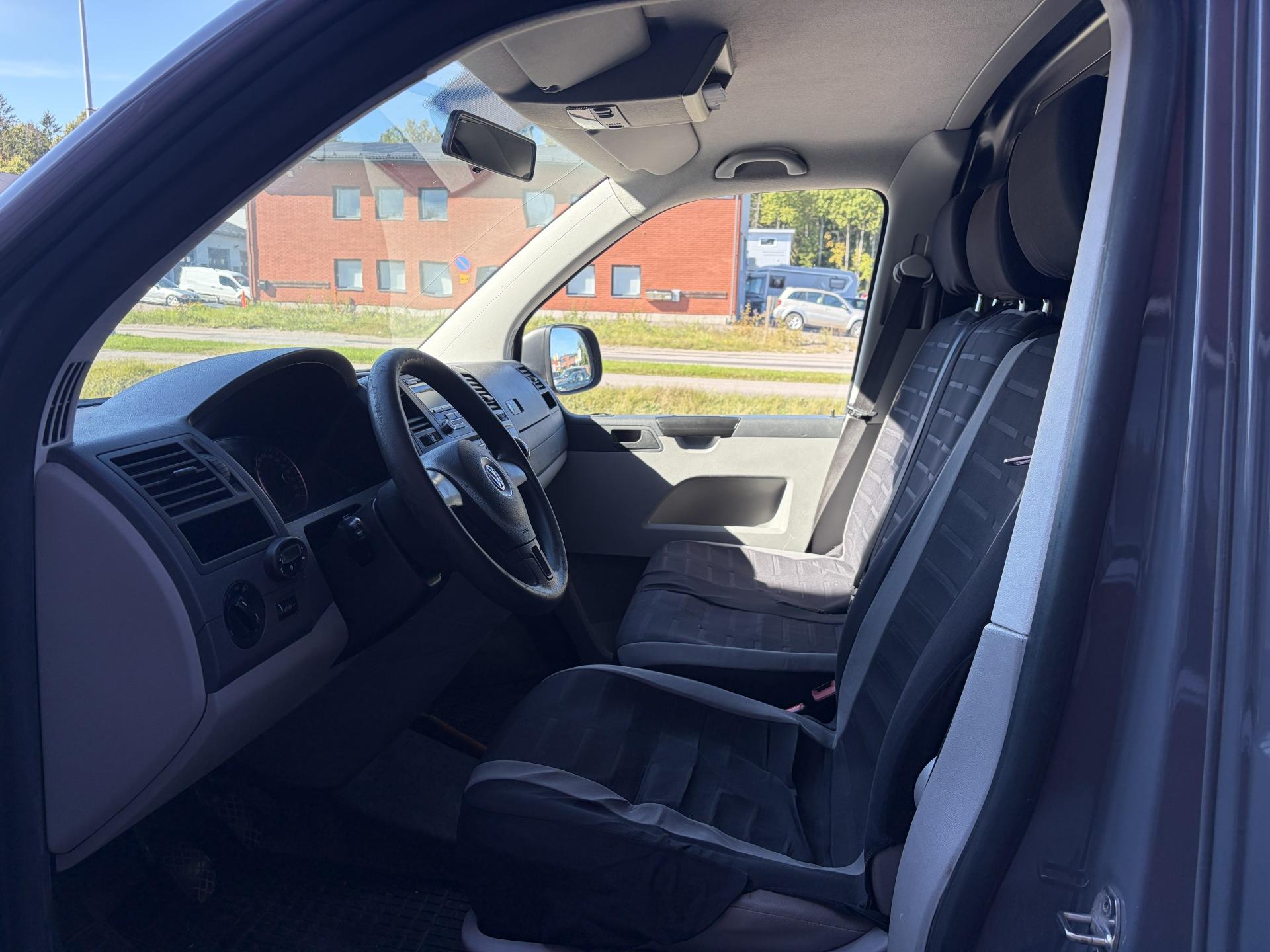 Volkswagen Transporter 2,0 TDI 75 kW 2011, kuva 7/29