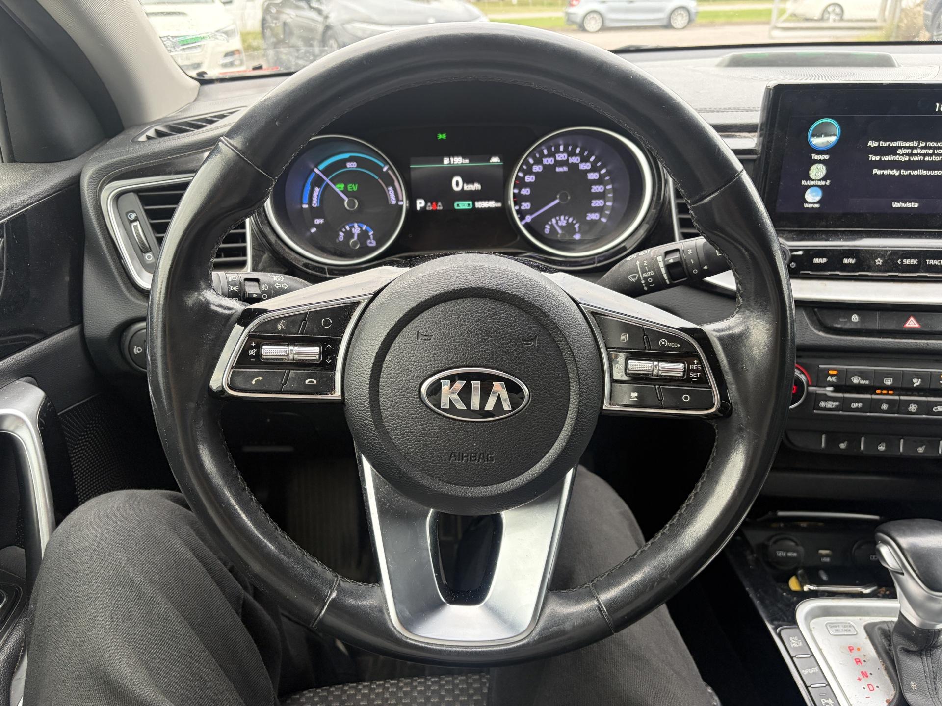 Kia Ceed 1,6 GDI Plug-In Hybrid Business 2021, photo 7/26