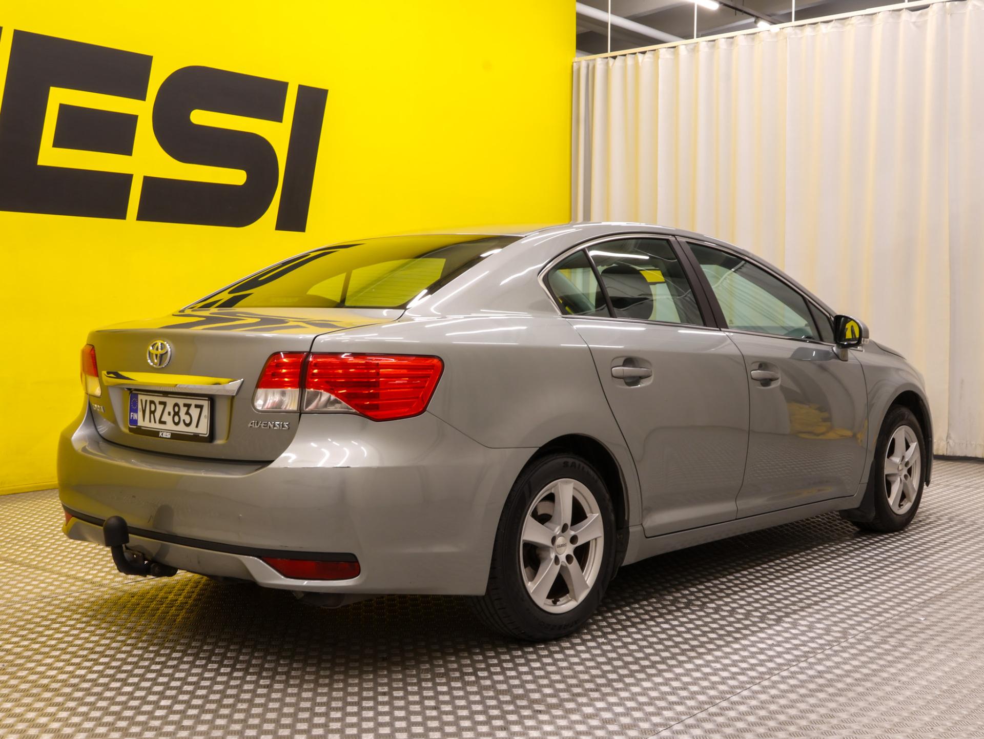 Toyota Avensis 2012, kuva 2/30
