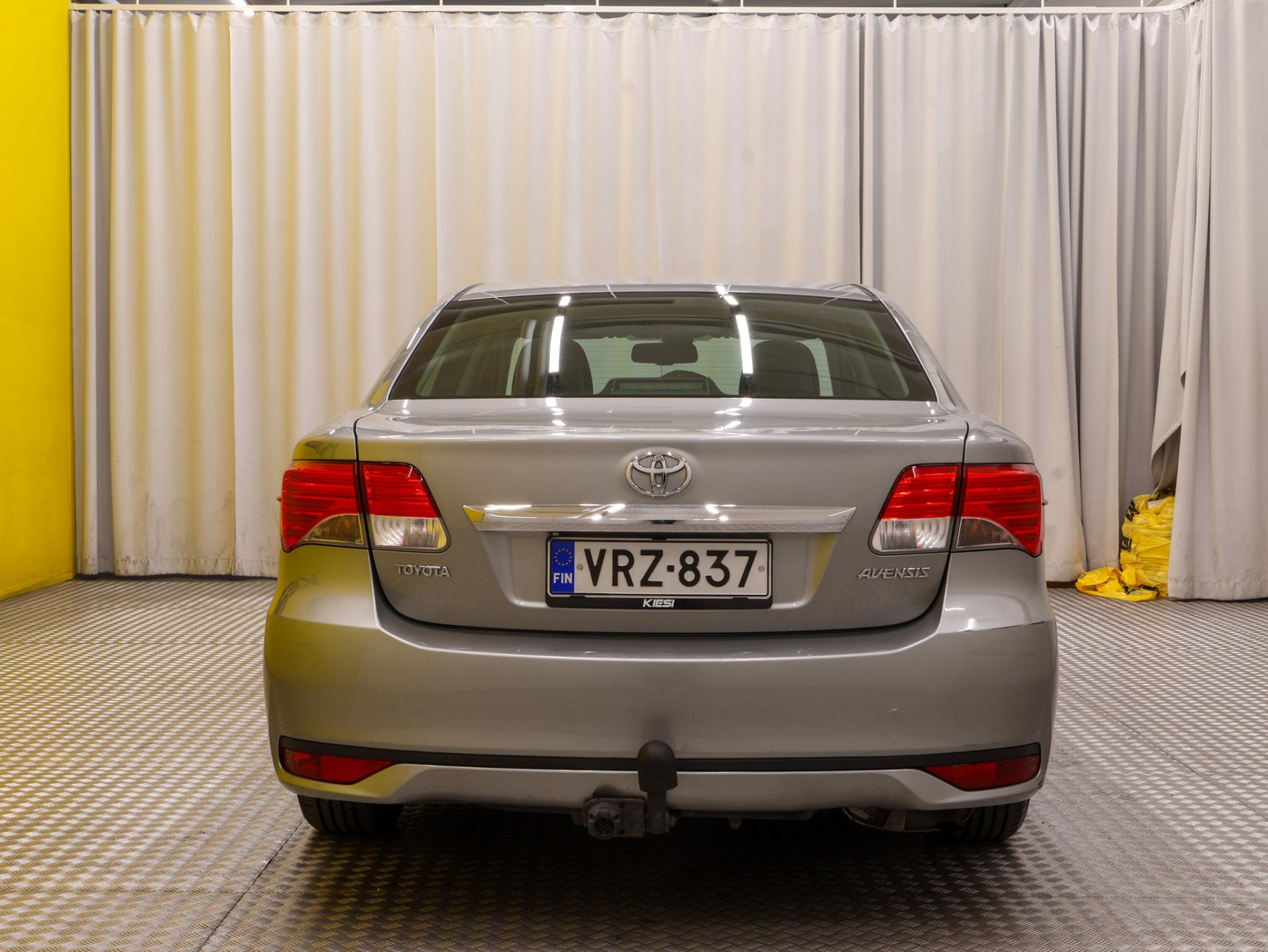 Toyota Avensis 2012, kuva 4/30