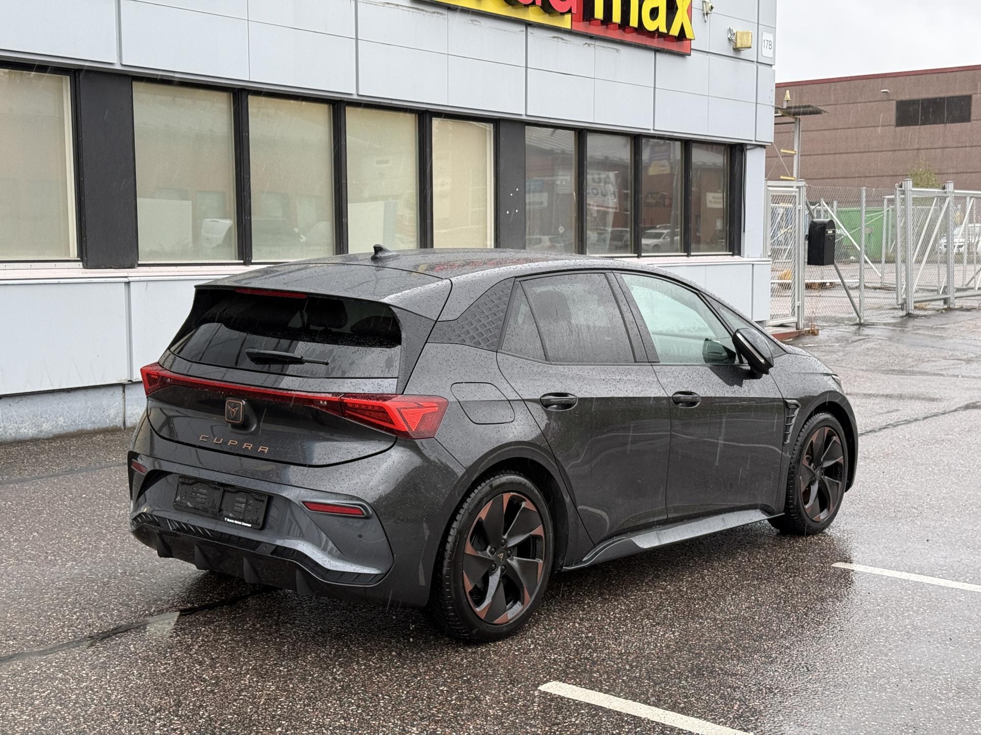 Näytä kaikki kuvat: 2023 Cupra Born