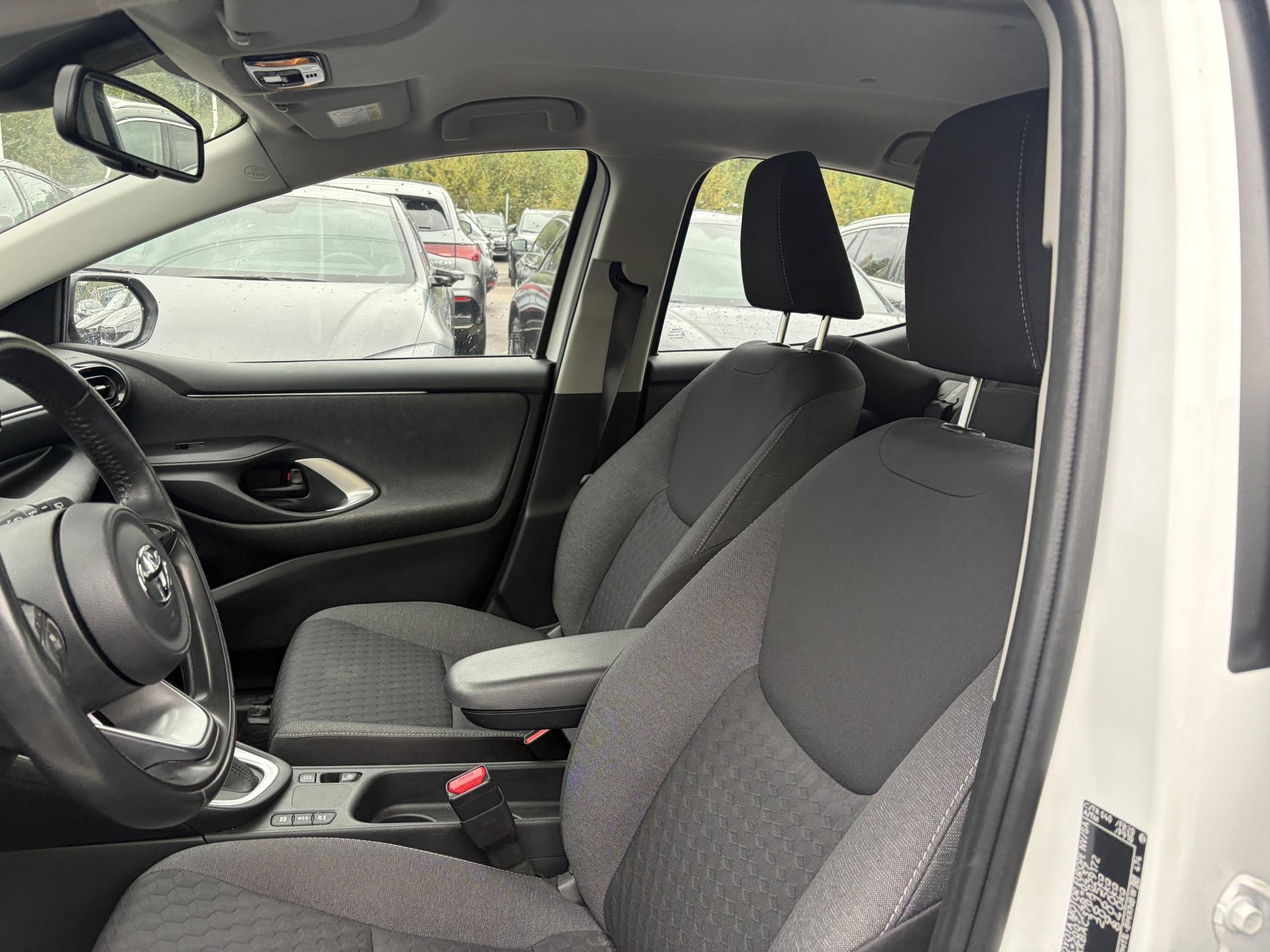 Toyota Yaris 1,5 Hybrid Active 2020, photo 7/32
