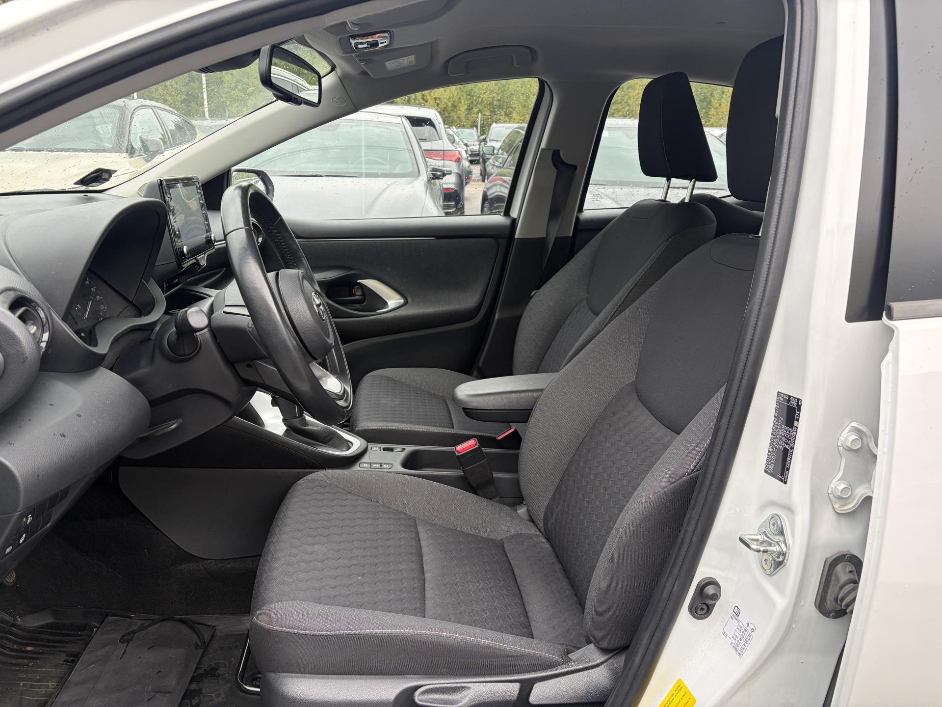 Toyota Yaris 1,5 Hybrid Active 2020, photo 6/32