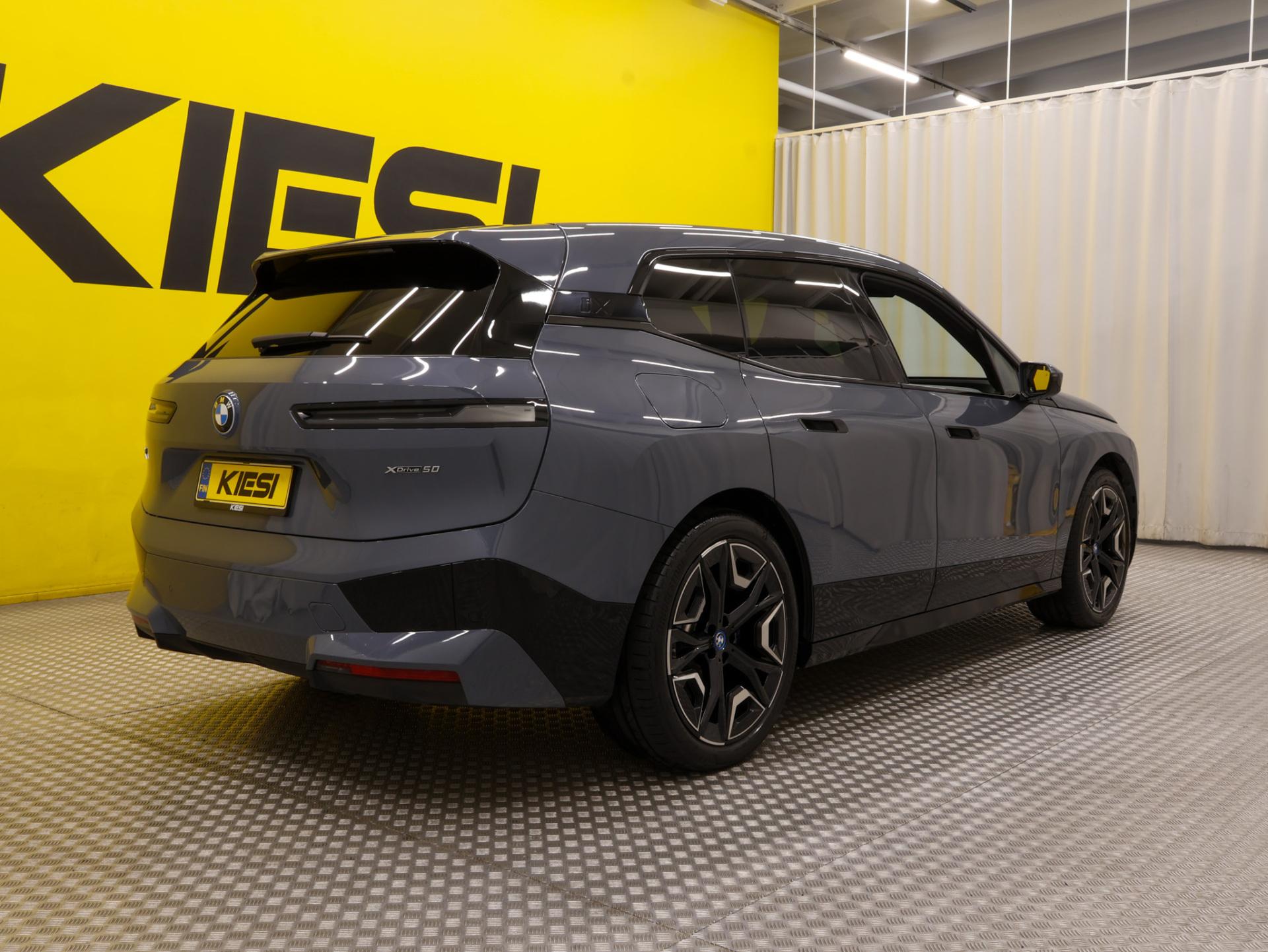 Pienoiskuva 2: 2023 BMW iX