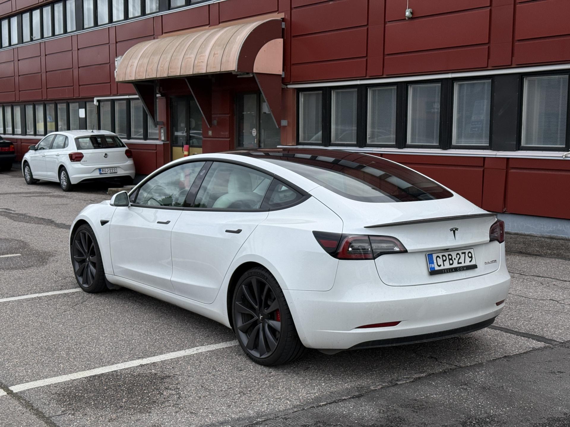 Näytä kaikki kuvat: 2020 Tesla Model 3