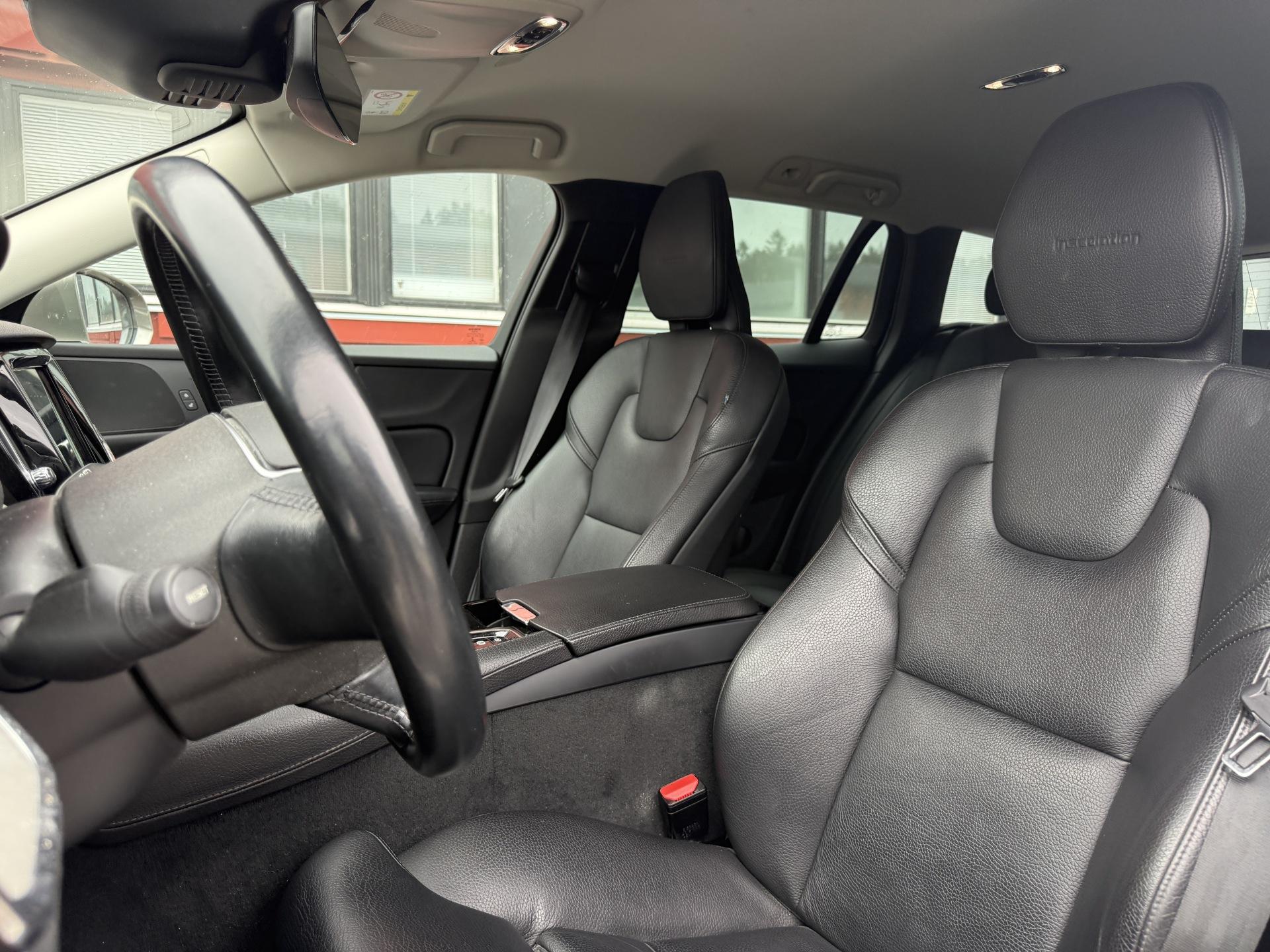 Volvo V60 2019, photo 7/34
