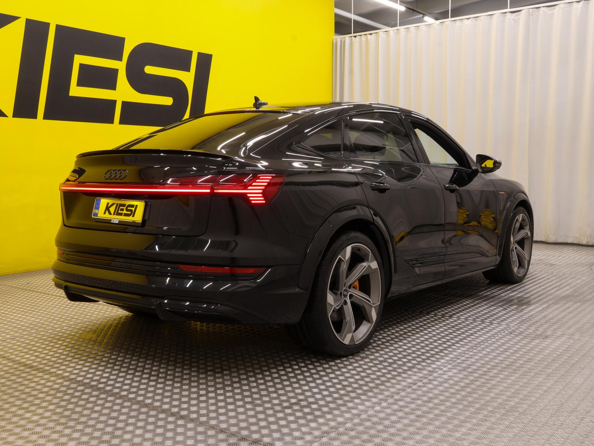 Audi e-tron Sportback S quattro 2022, kuva 2/38