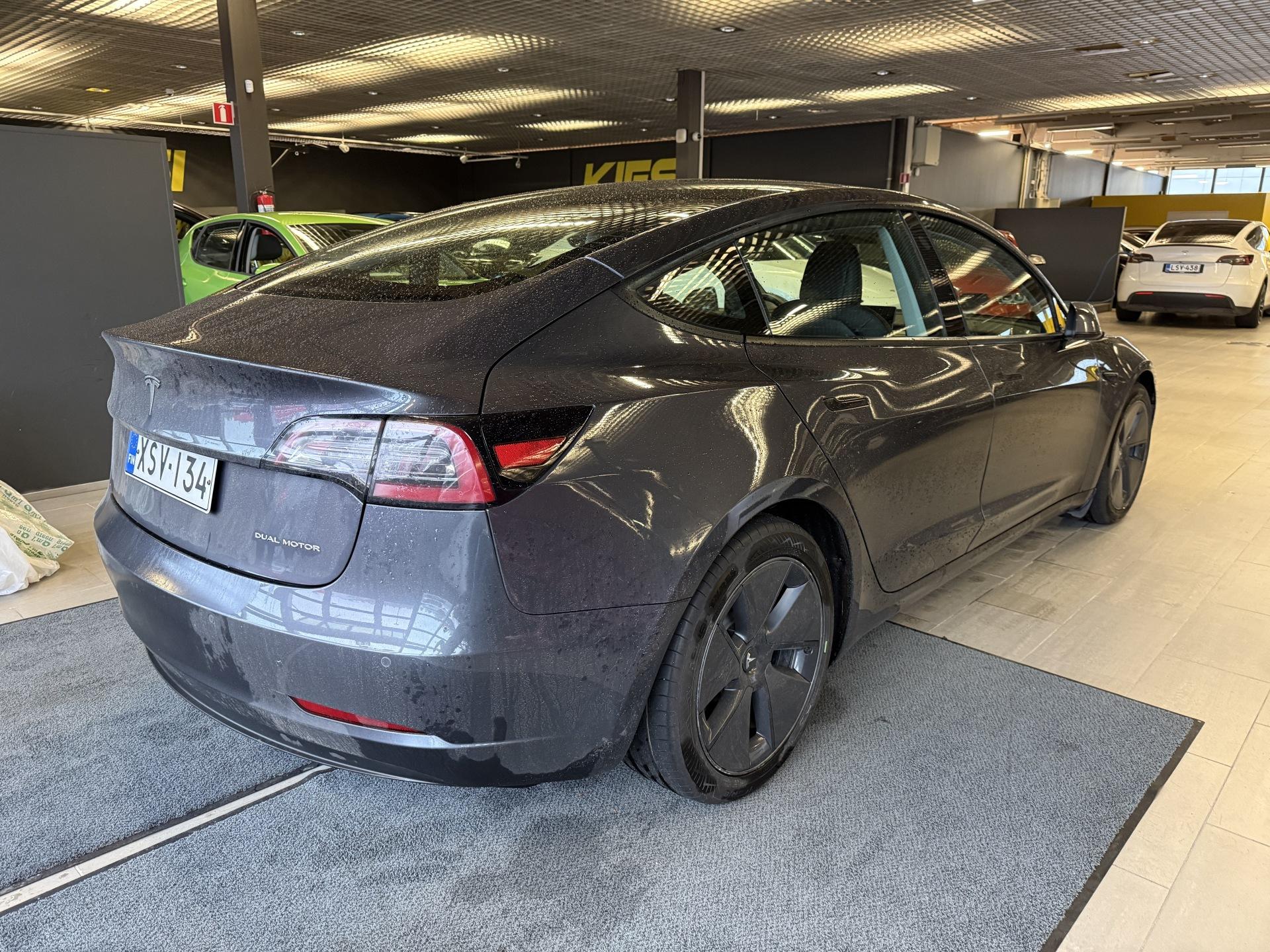 Näytä kaikki kuvat: 2021 Tesla Model 3