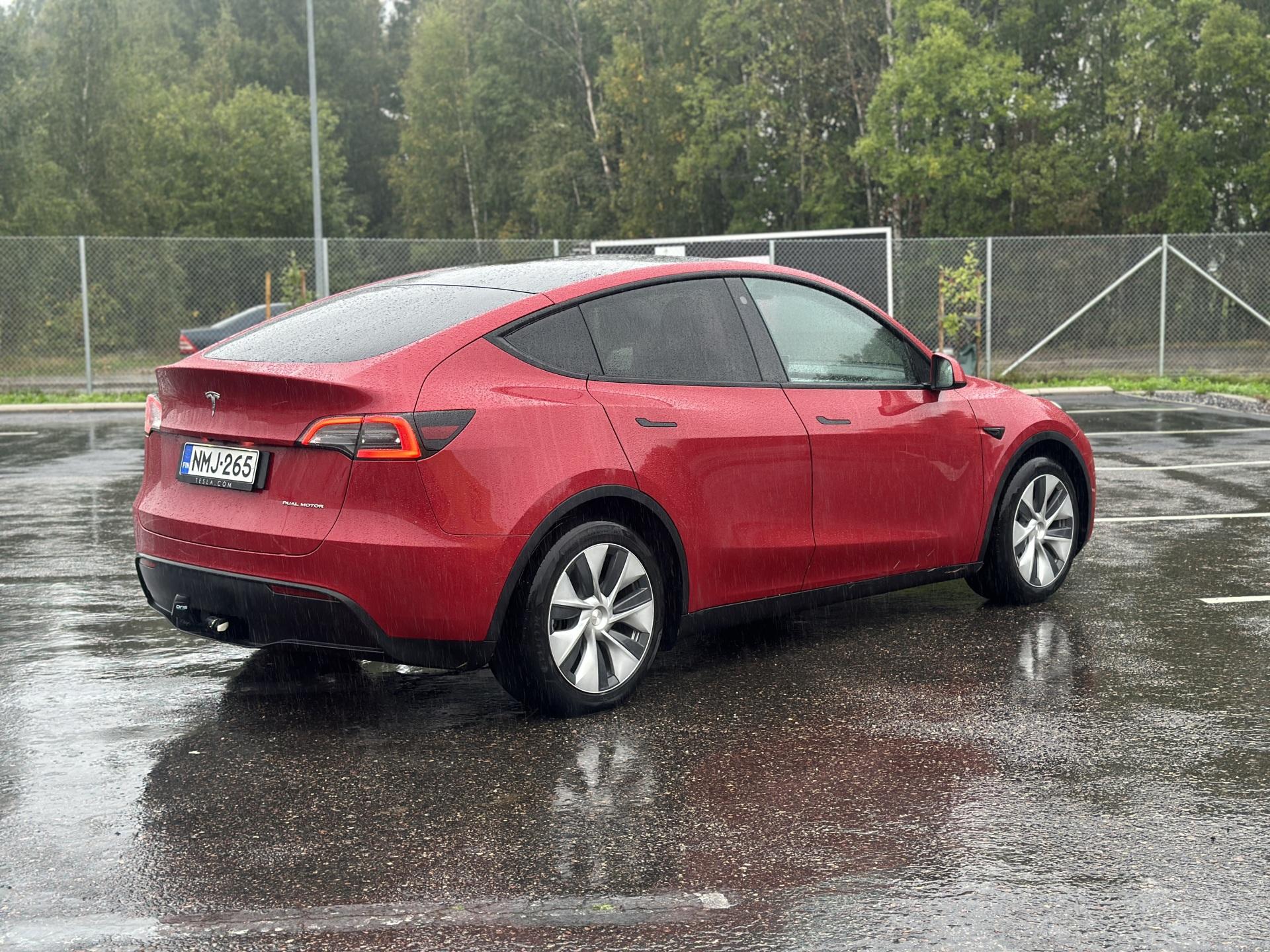 Näytä kaikki kuvat: 2021 Tesla Model Y