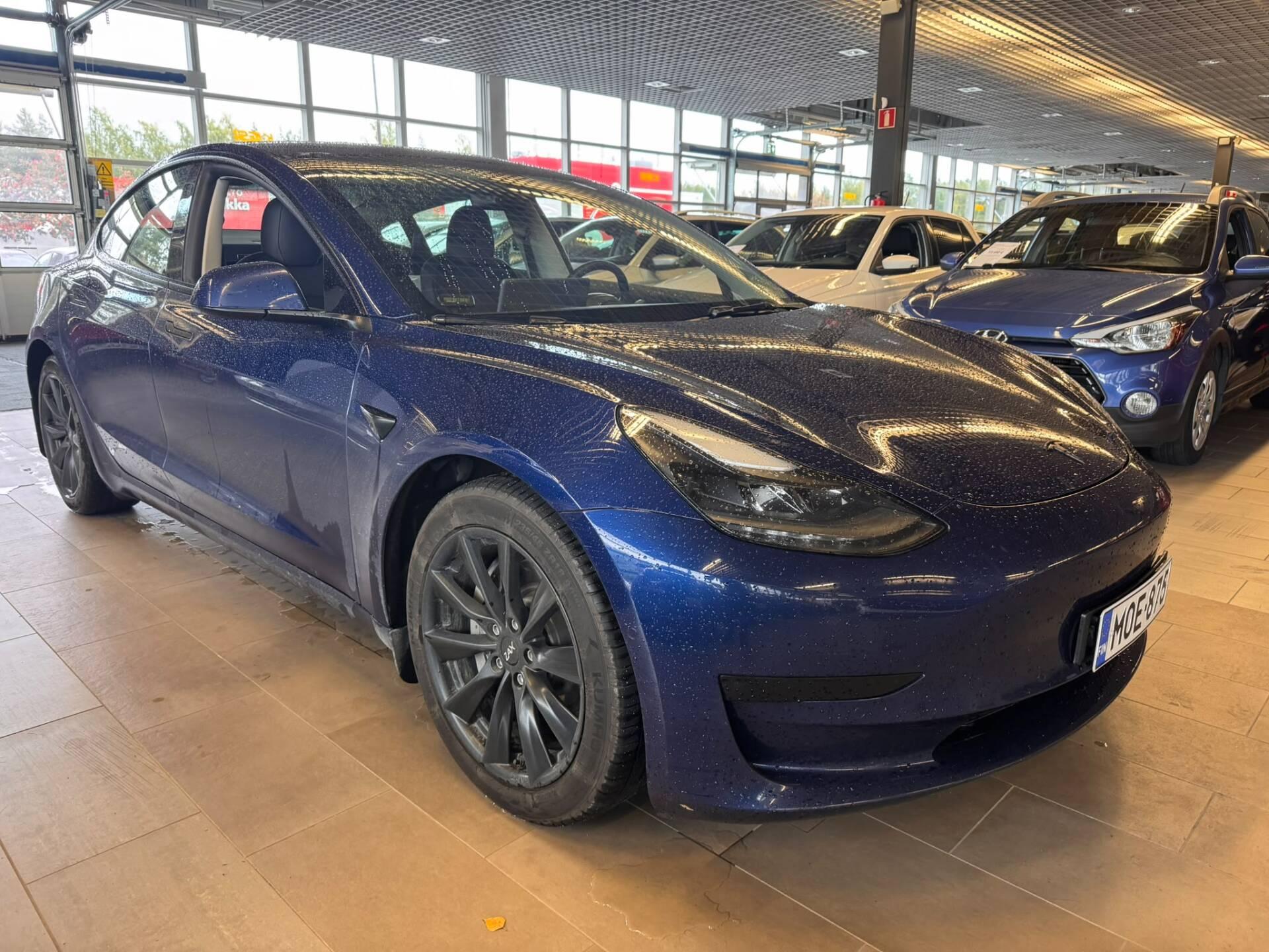 Pienoiskuva 3: 2021 Tesla Model 3