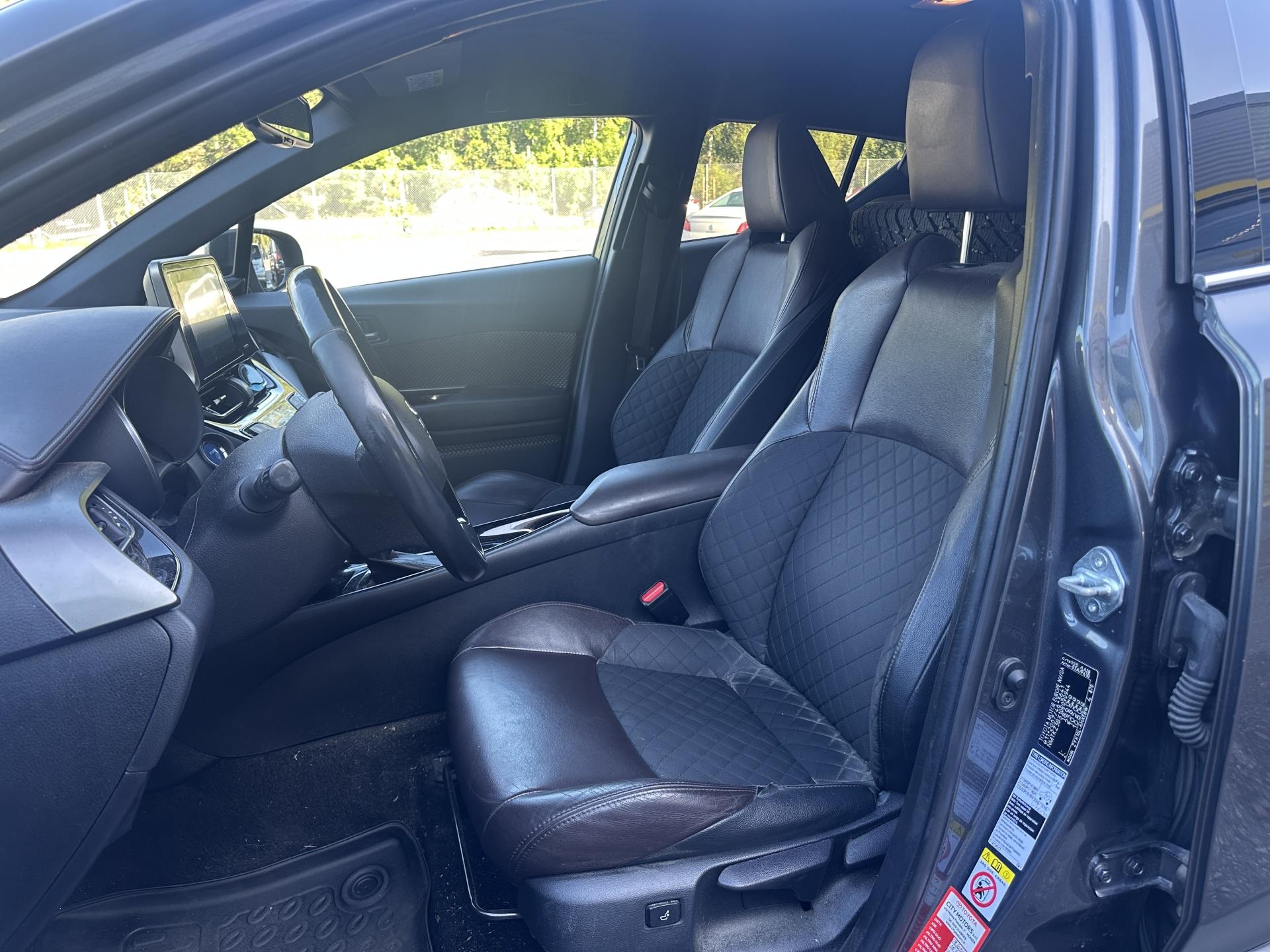 Toyota C-HR 1,8 Hybrid Style 2017, photo 7/34