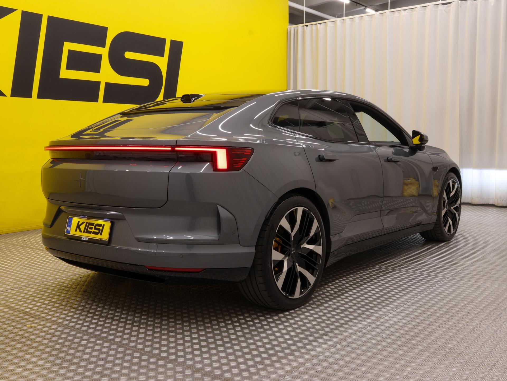 Polestar 4 2025, photo 2/39