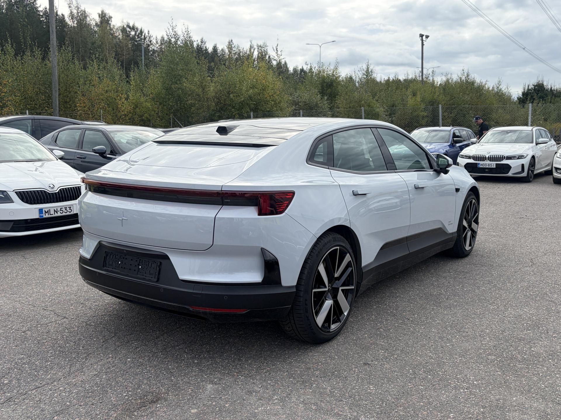 Näytä kaikki kuvat: 2025 Polestar 4