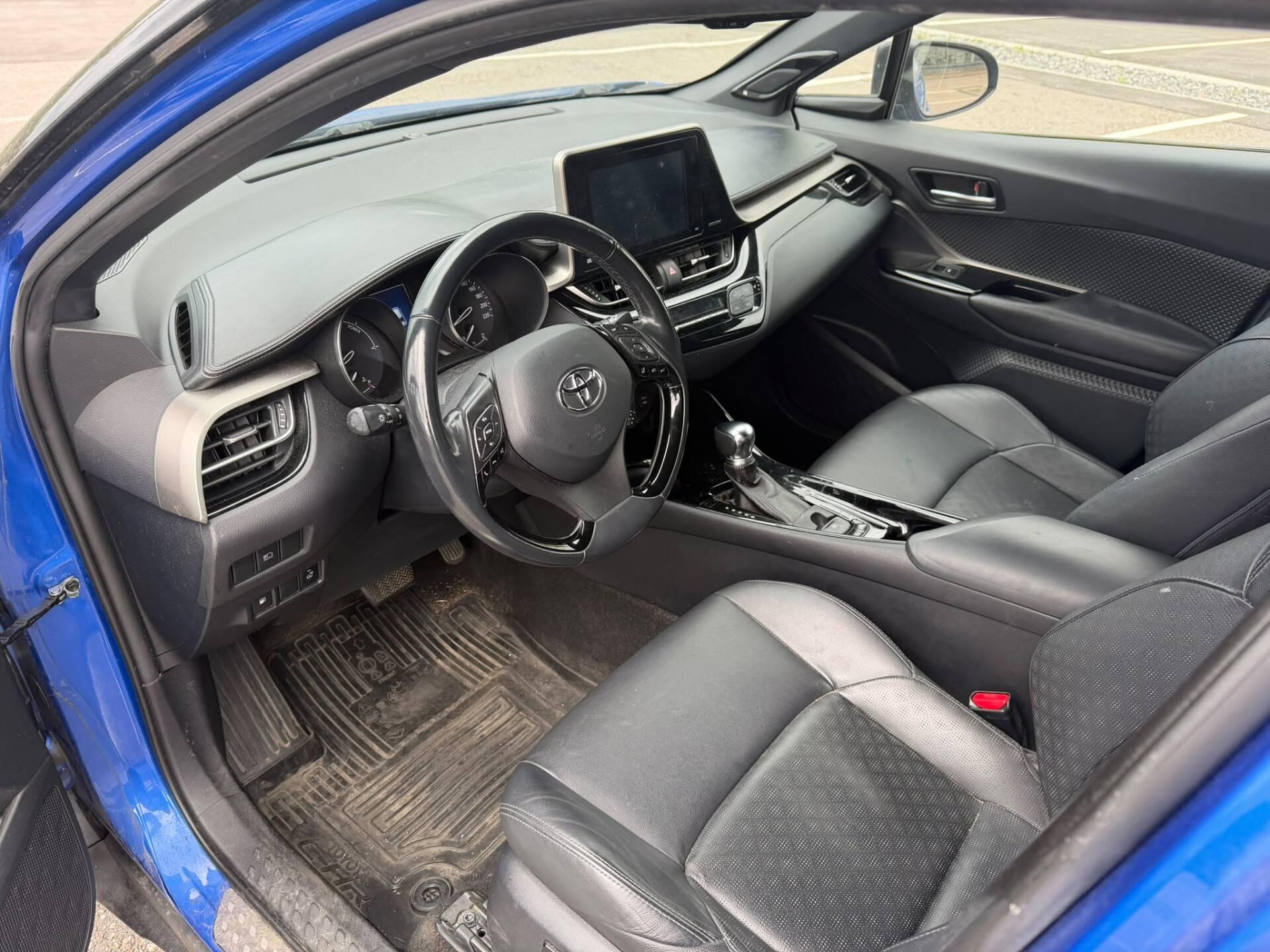 Näytä kaikki kuvat: 2018 Toyota C-HR