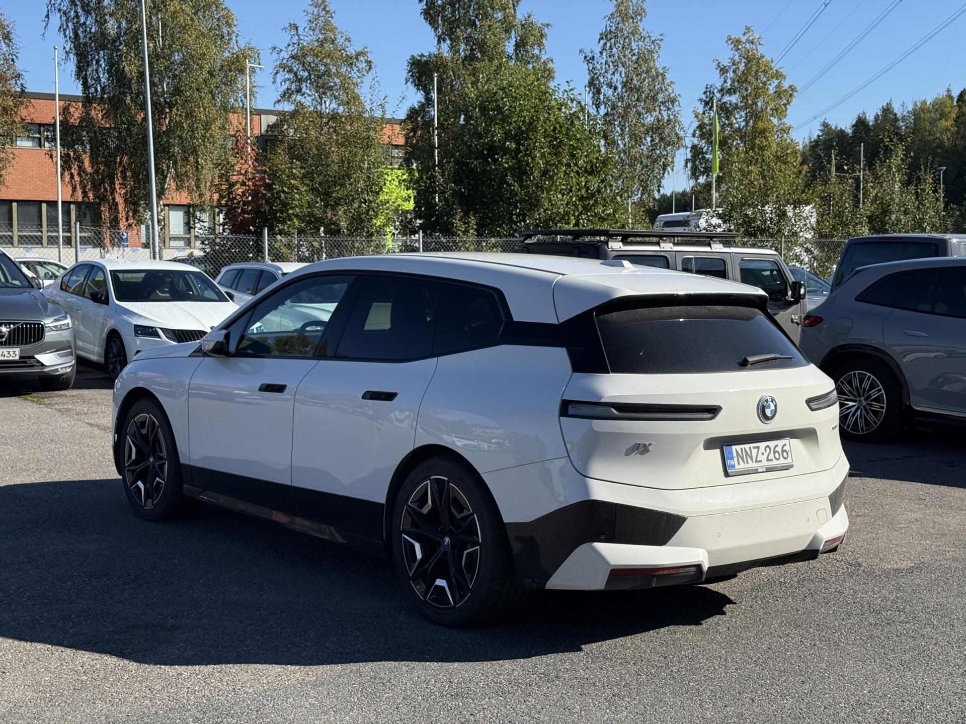 Näytä kaikki kuvat: 2022 BMW iX