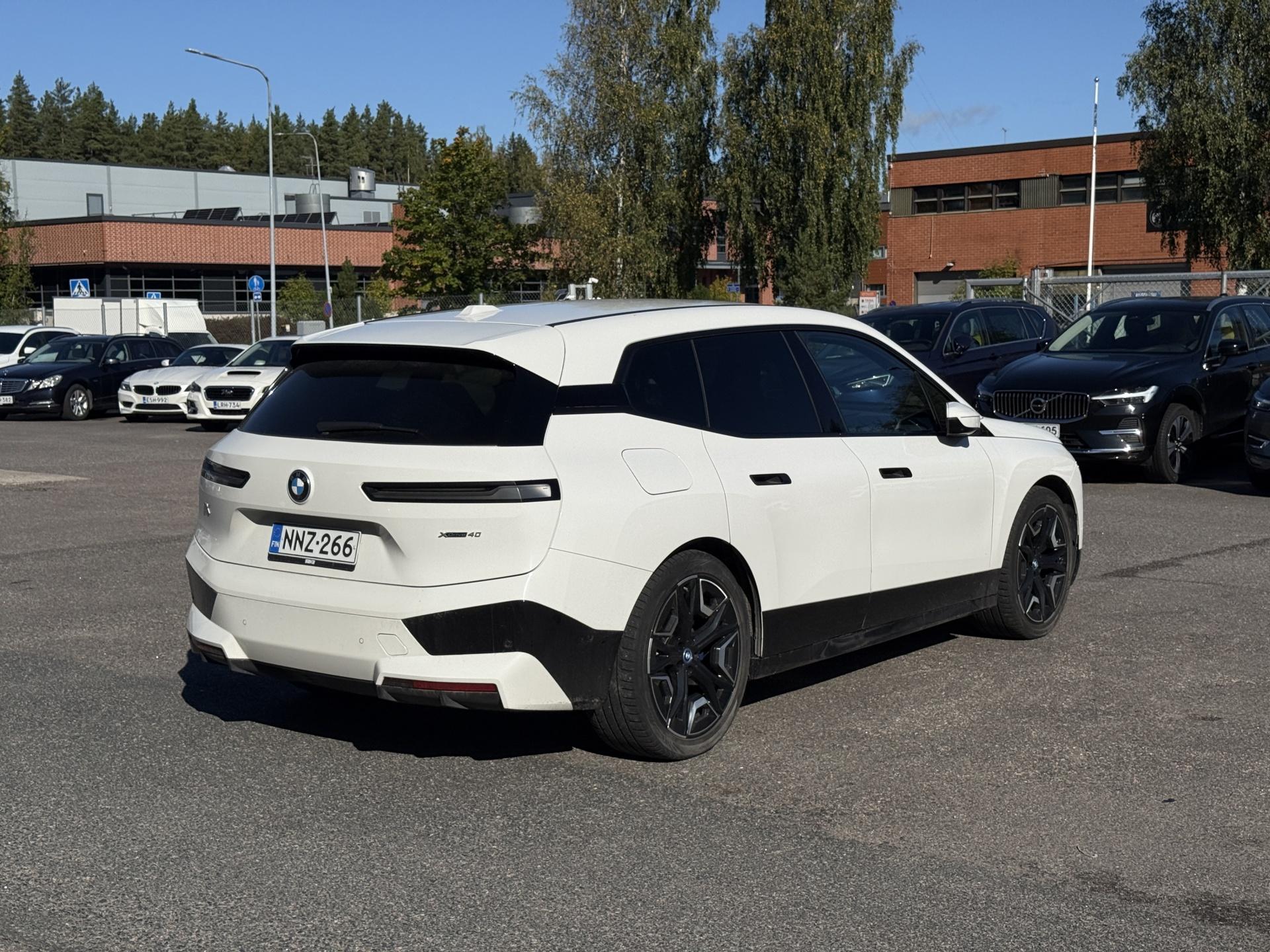 Pienoiskuva 3: 2022 BMW iX