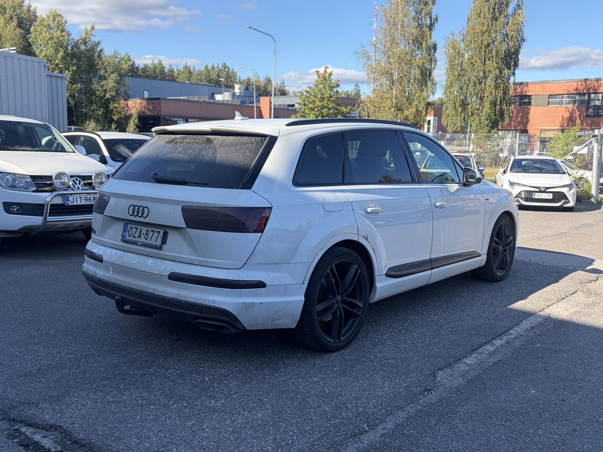 Näytä kaikki kuvat: 2016 Audi Q7