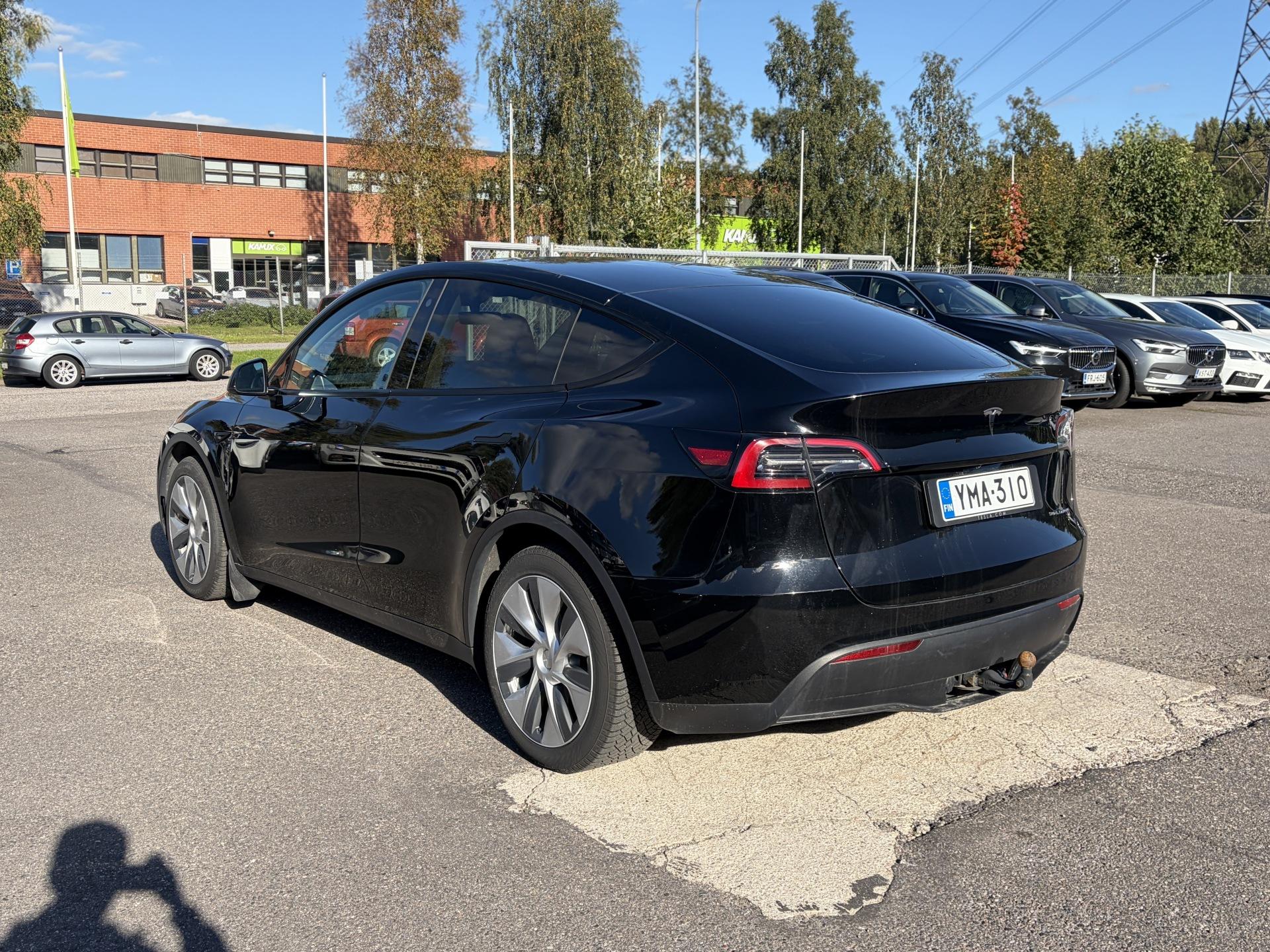 Näytä kaikki kuvat: 2023 Tesla Model Y