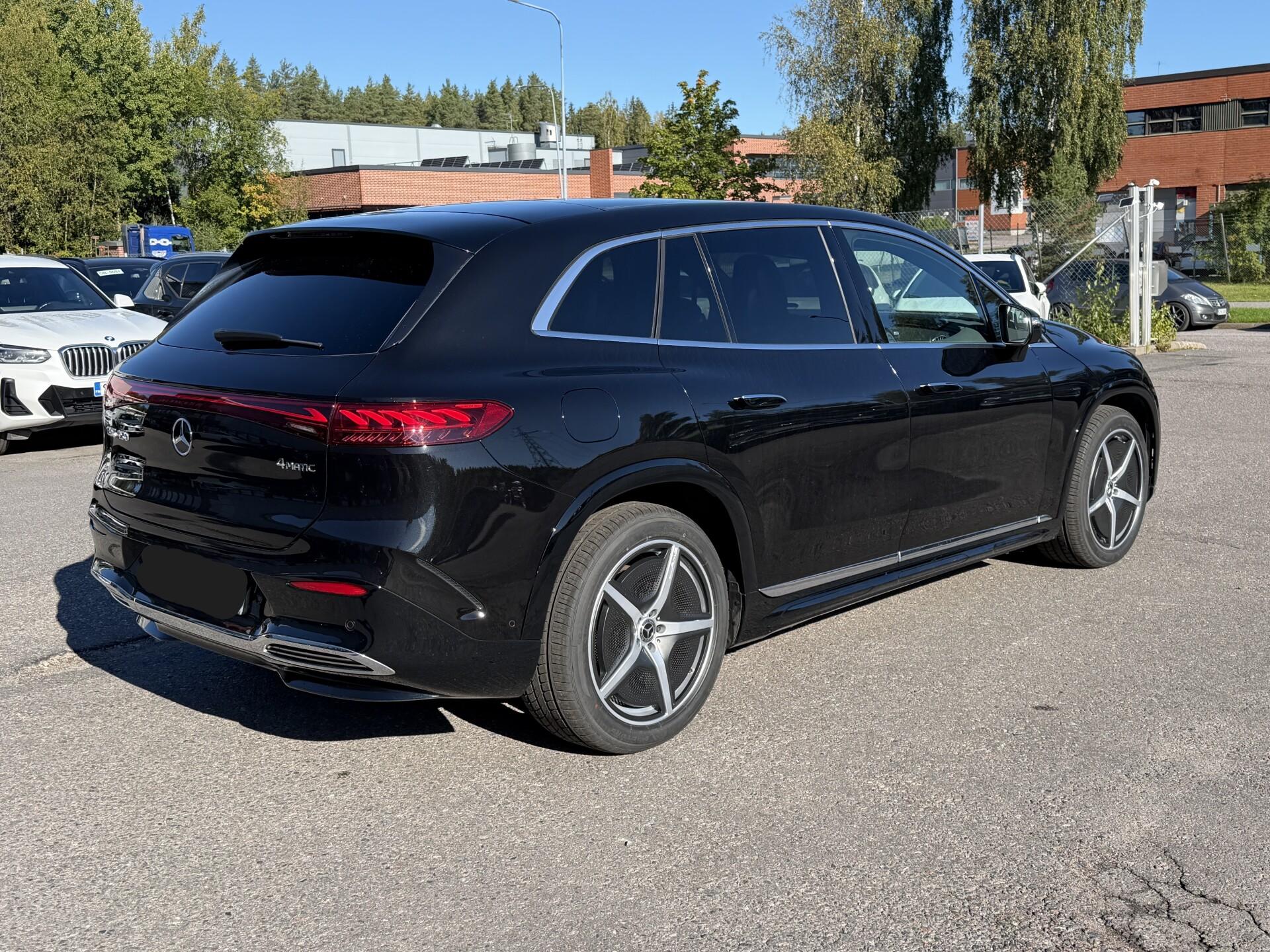 Näytä kaikki kuvat: 2023 Mercedes-Benz EQS SUV
