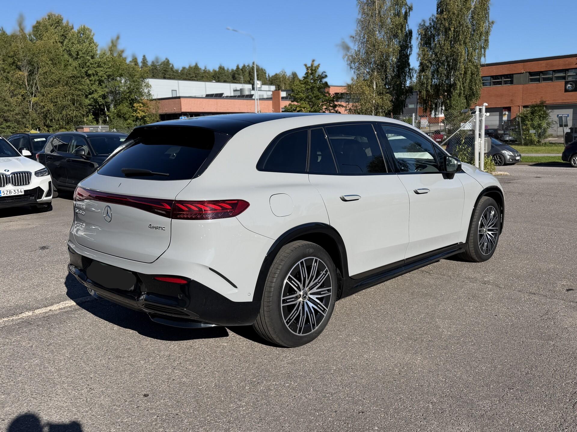 Näytä kaikki kuvat: 2023 Mercedes-Benz EQS SUV