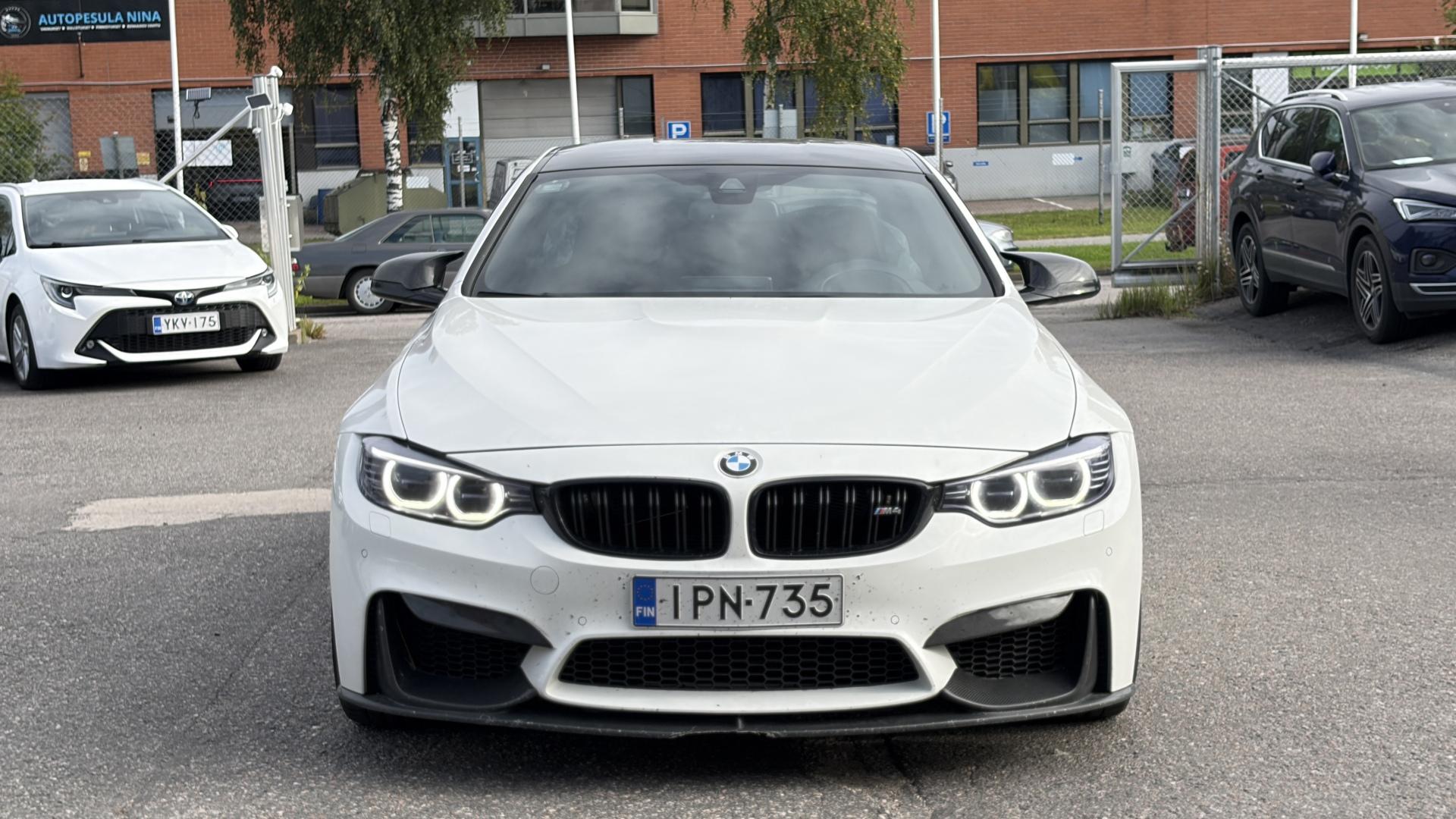 Näytä kaikki kuvat: 2014 BMW M4