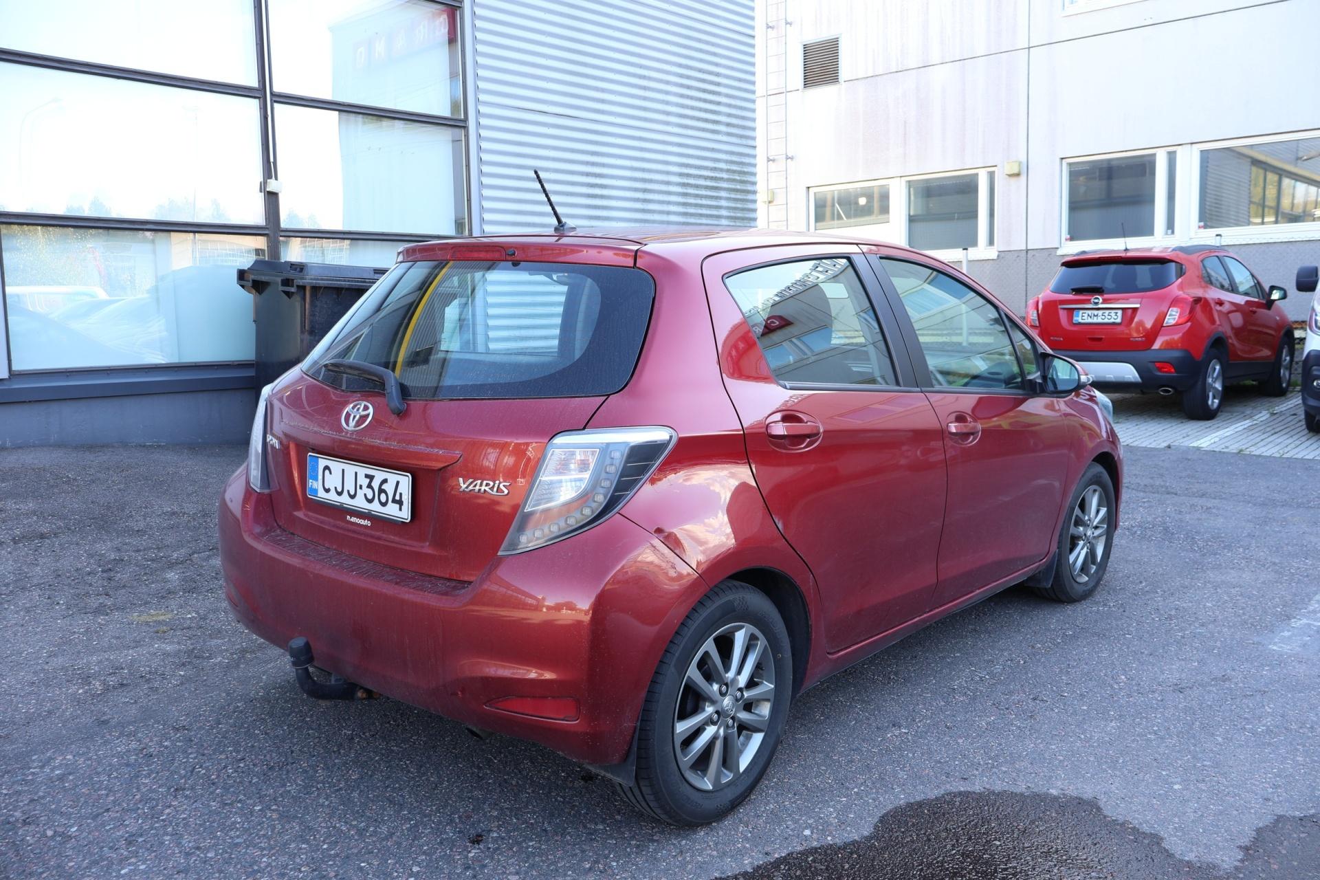 Näytä kaikki kuvat: 2014 Toyota Yaris