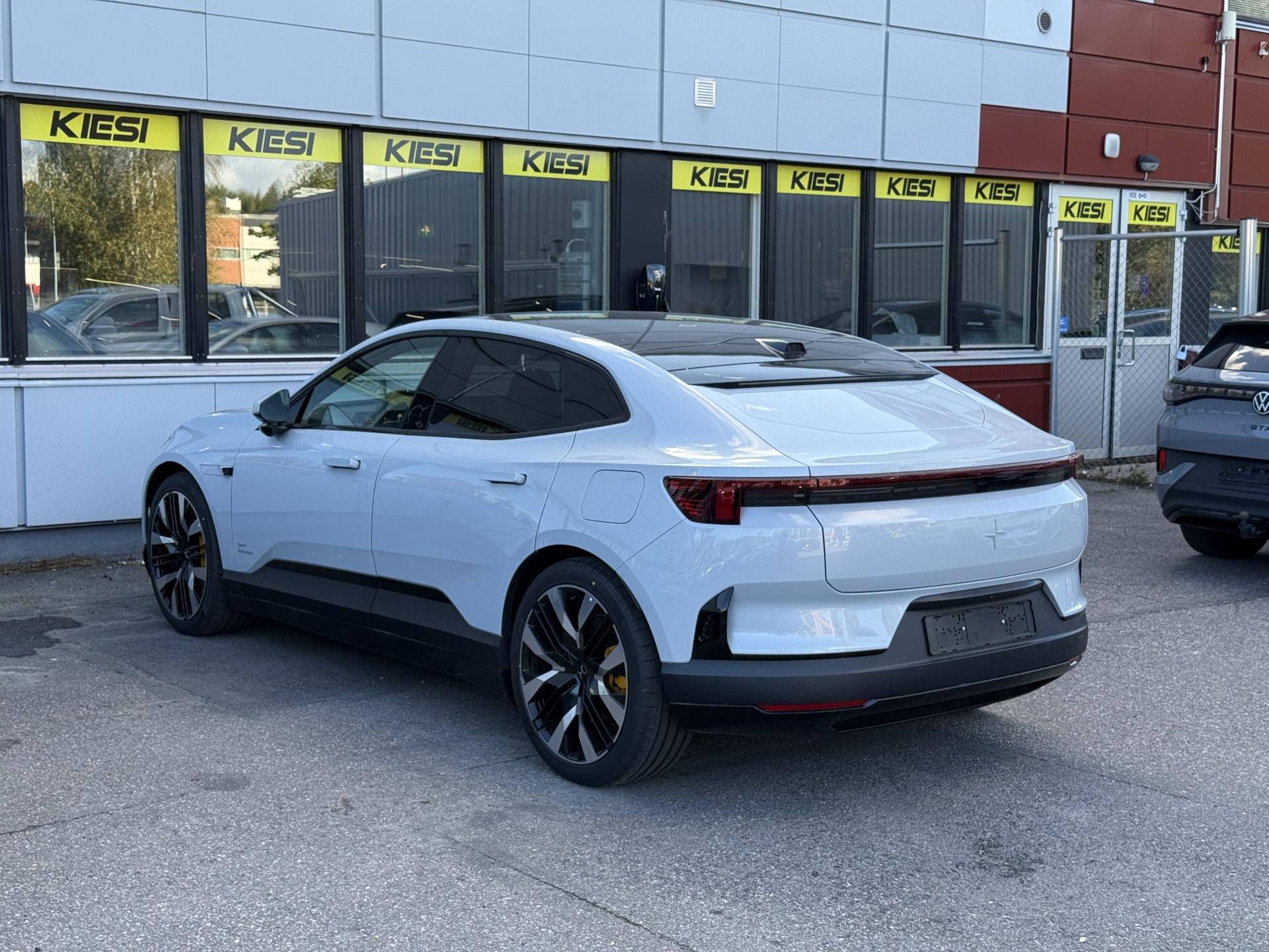 Näytä kaikki kuvat: 2026 Polestar 4
