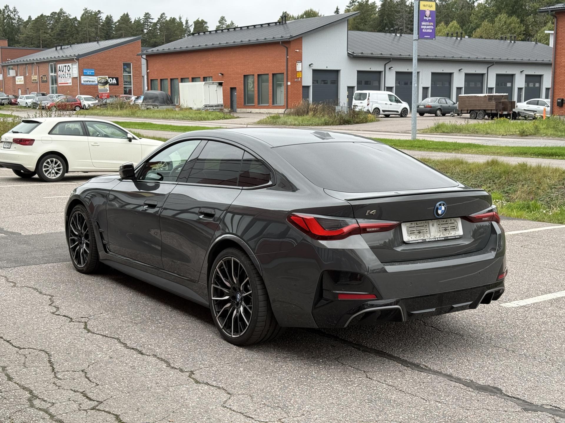 Näytä kaikki kuvat: 2023 BMW i4 M50