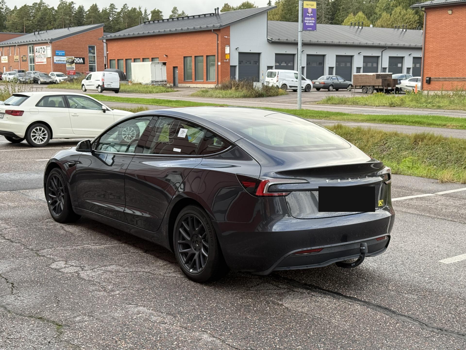 Näytä kaikki kuvat: 2024 Tesla Model 3