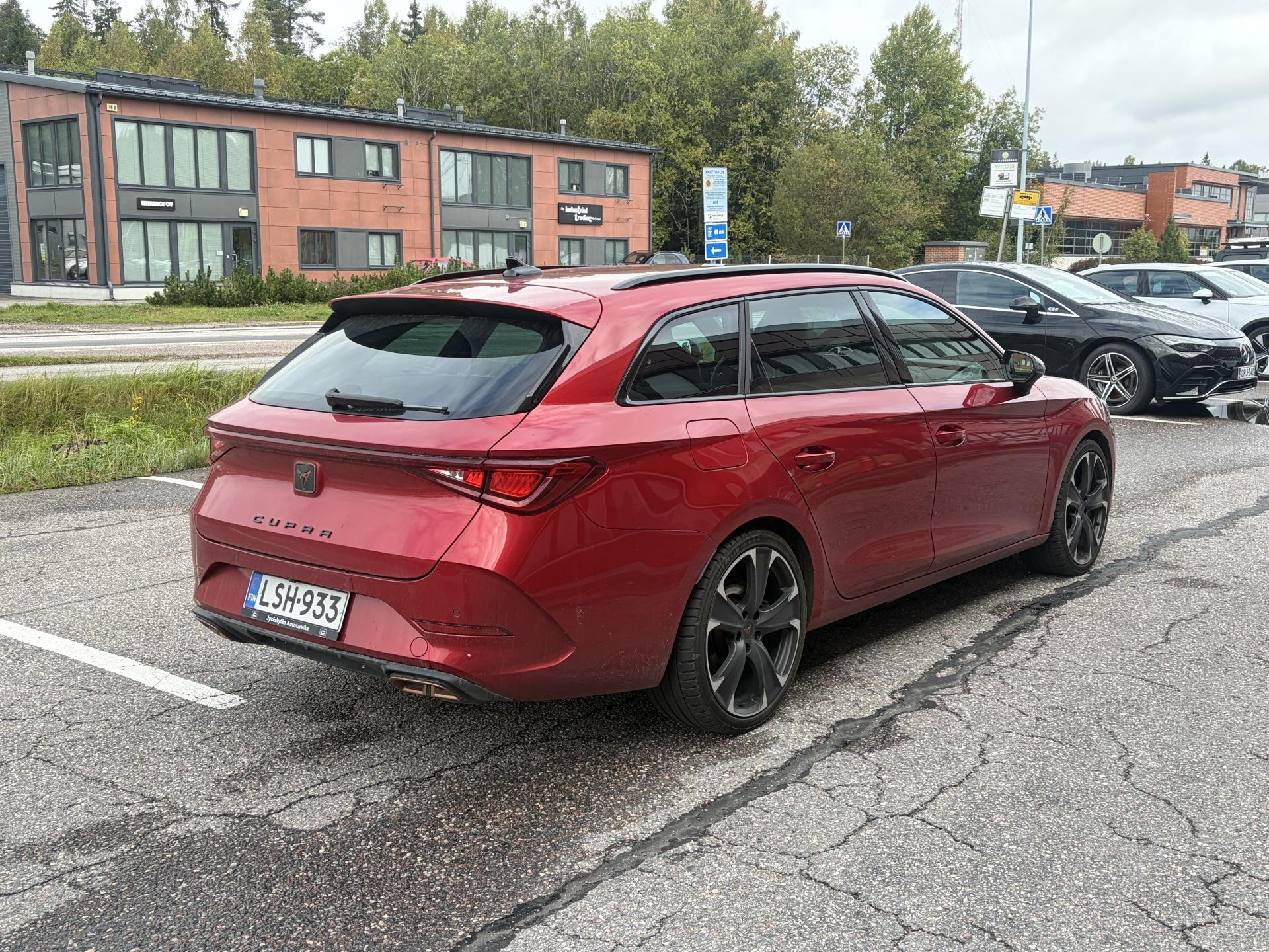 Näytä kaikki kuvat: 2023 Cupra Leon Sportstourer