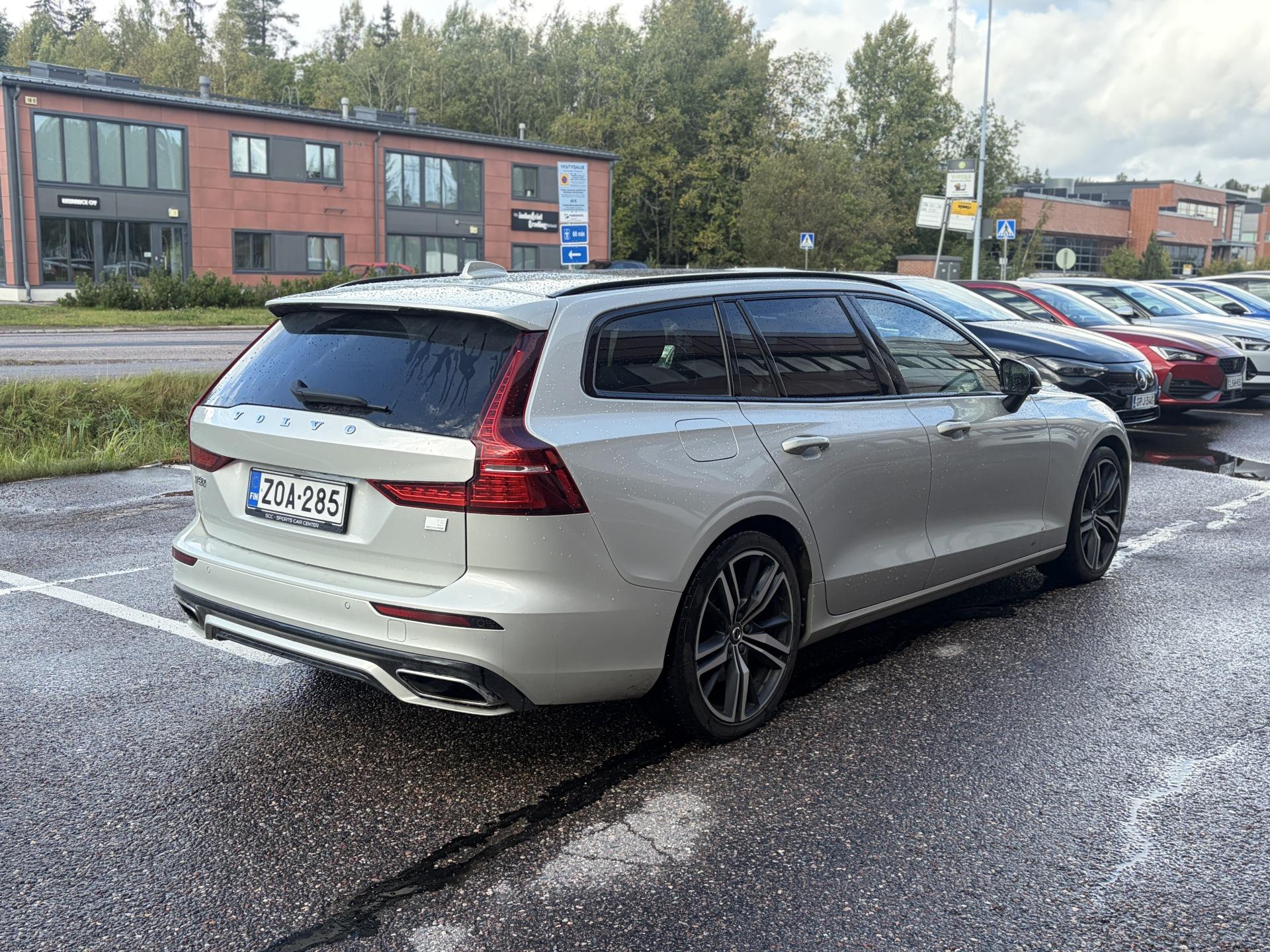 Pienoiskuva 3: 2022 Volvo V60