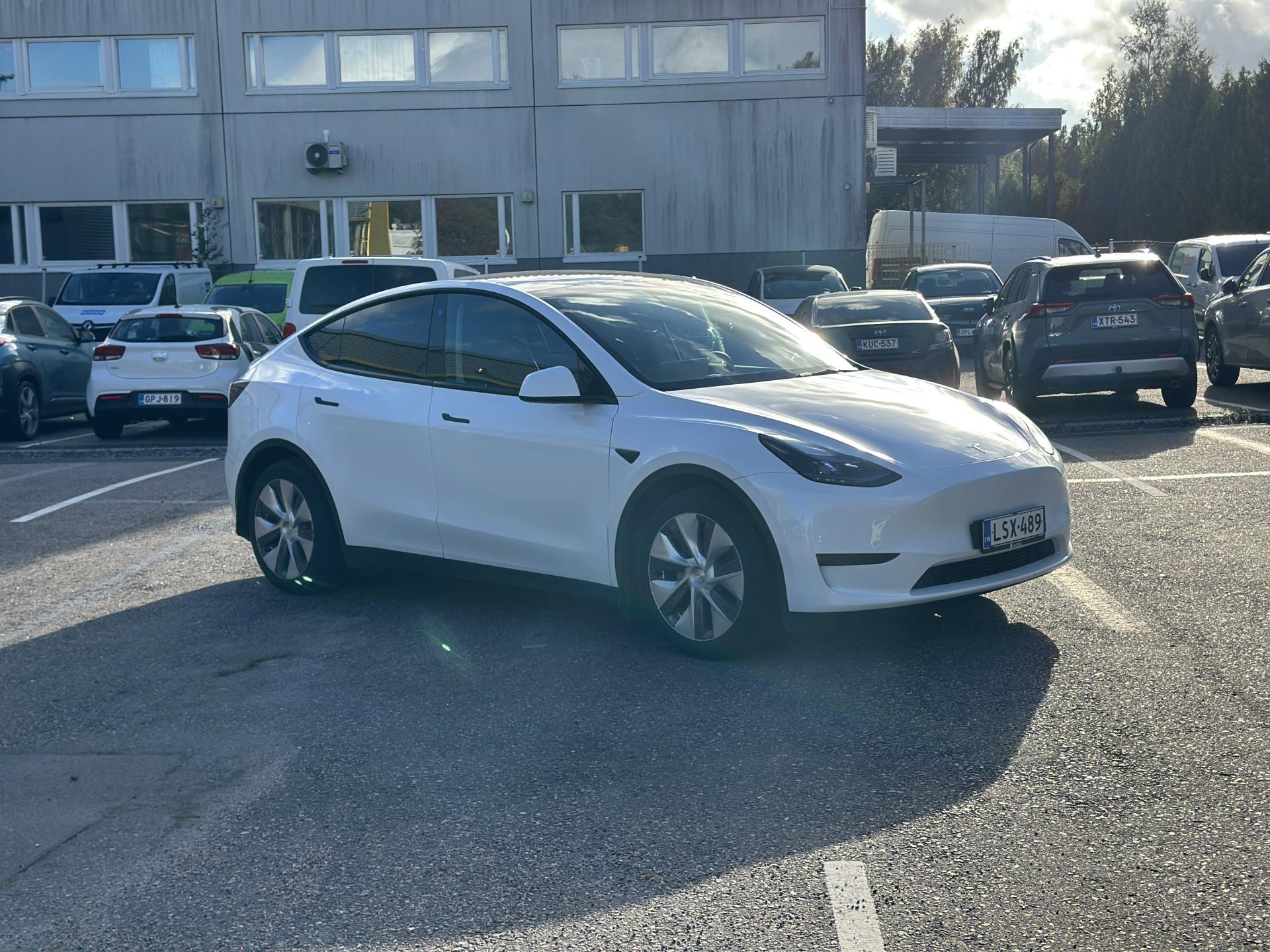 Pienoiskuva 3: 2023 Tesla Model Y