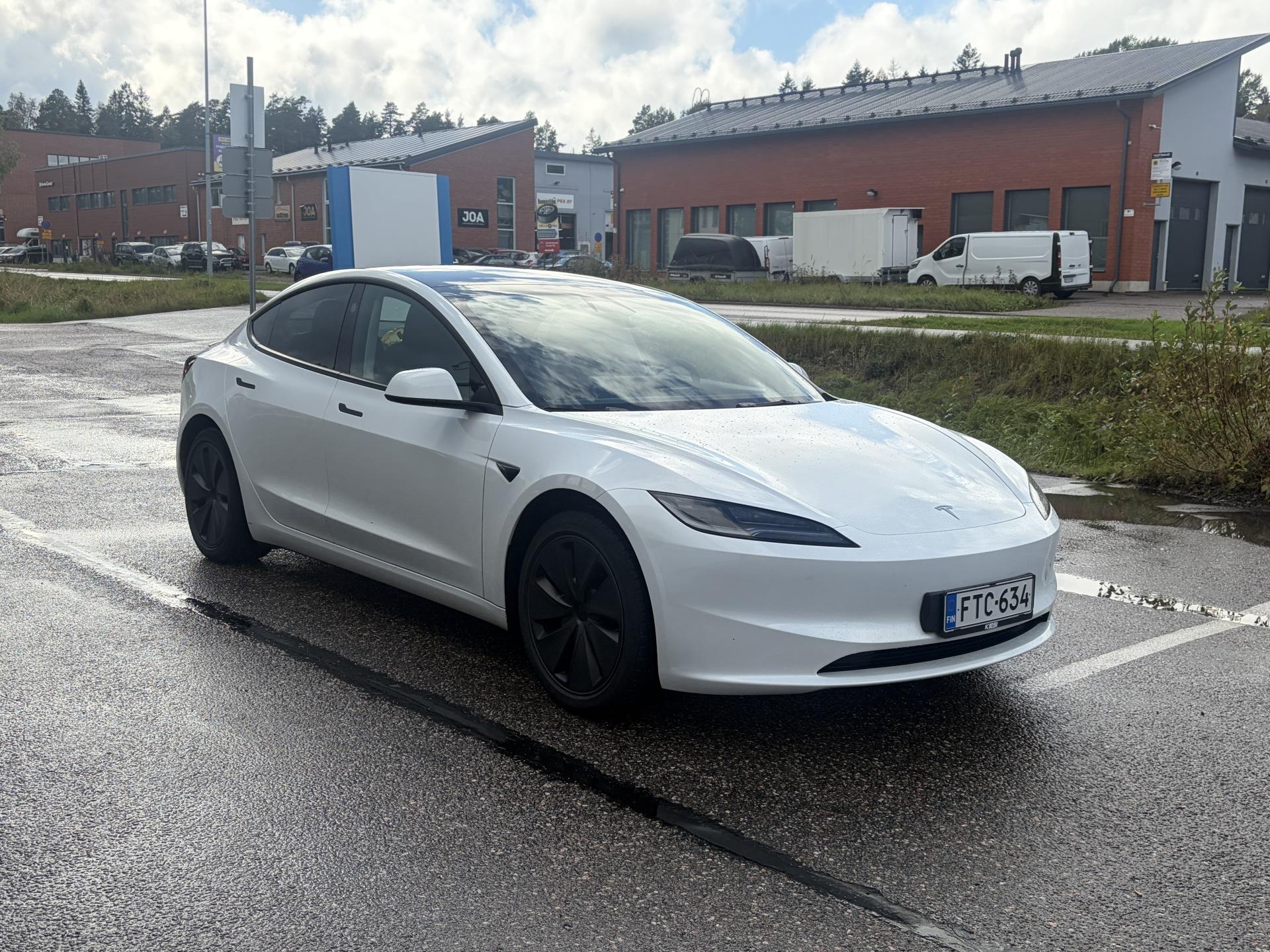 Pienoiskuva 3: 2024 Tesla Model 3