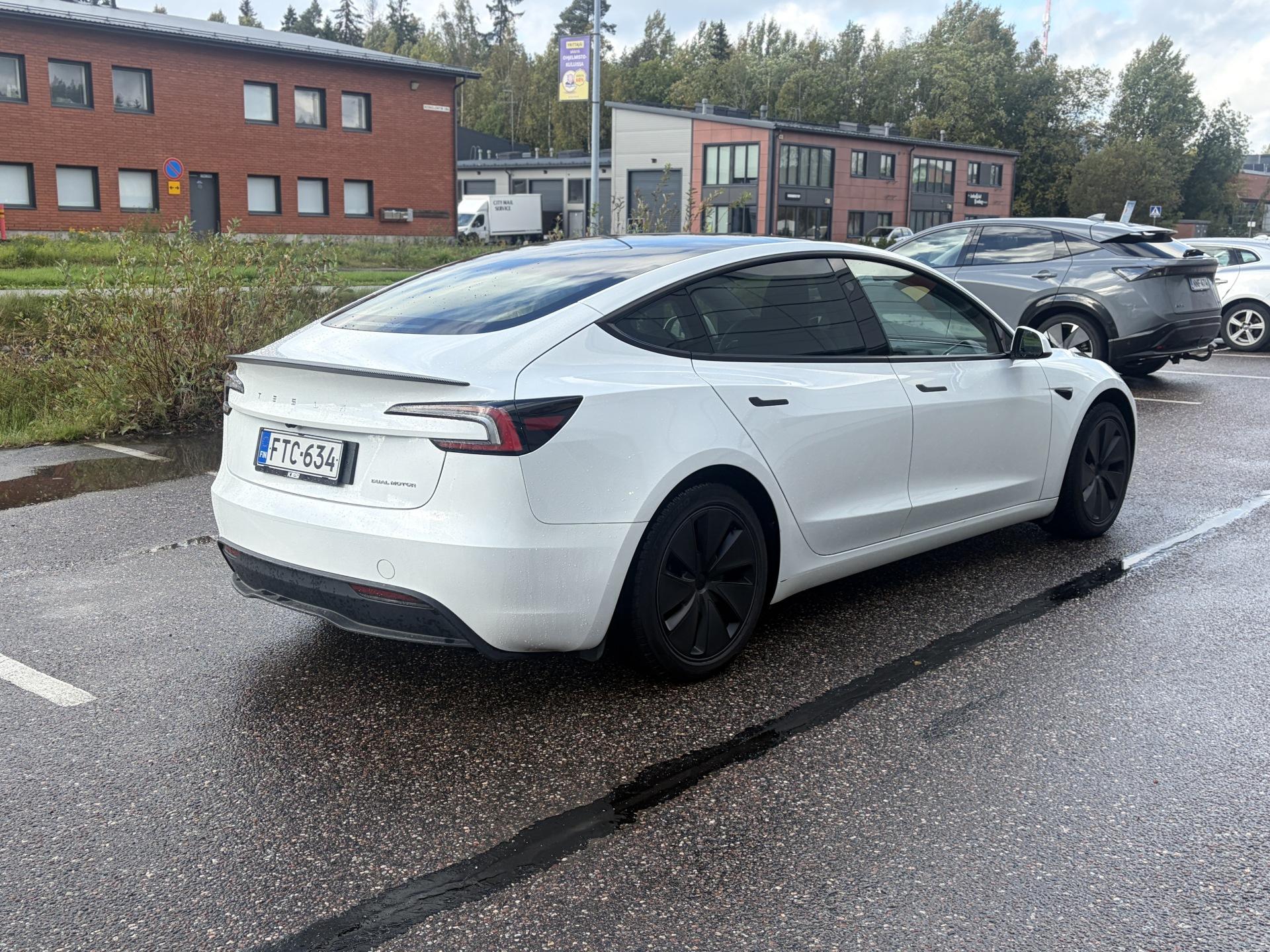 Näytä kaikki kuvat: 2024 Tesla Model 3